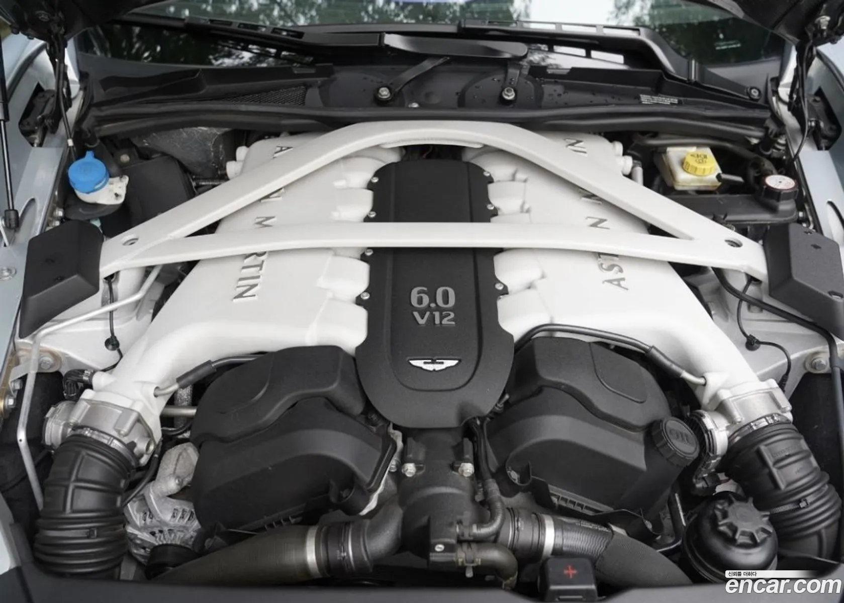 Aston Martin Vanquish 2015 — 4