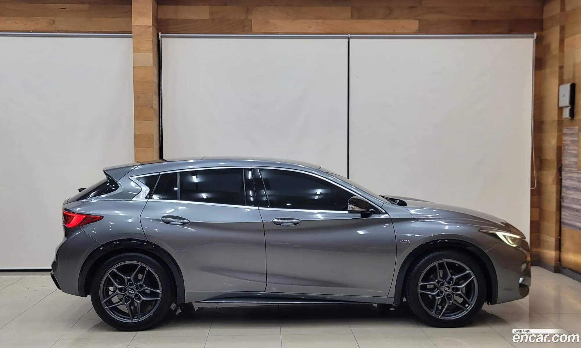 Infiniti Q30 2017 — 6