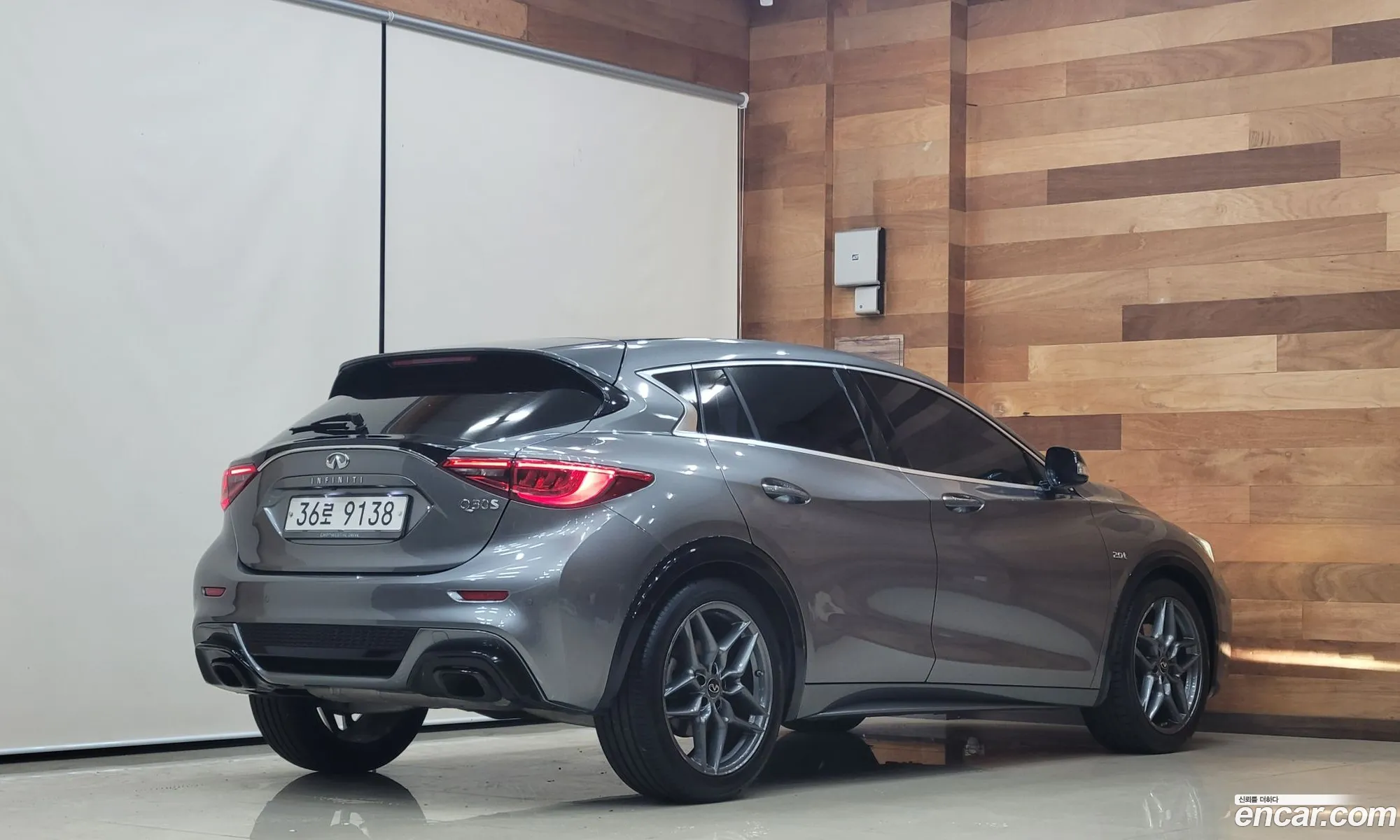 Infiniti Q30 2017 — 10
