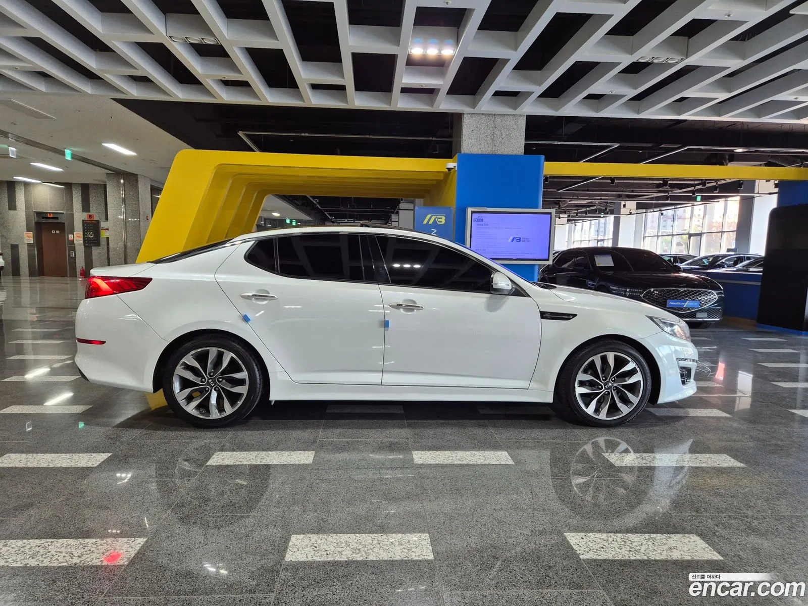 Kia K5 2015 — 2