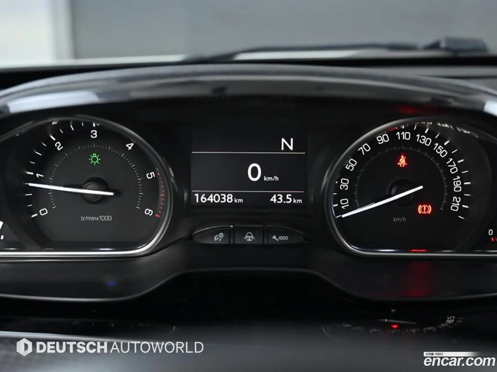 Peugeot 2008 2015 — 2