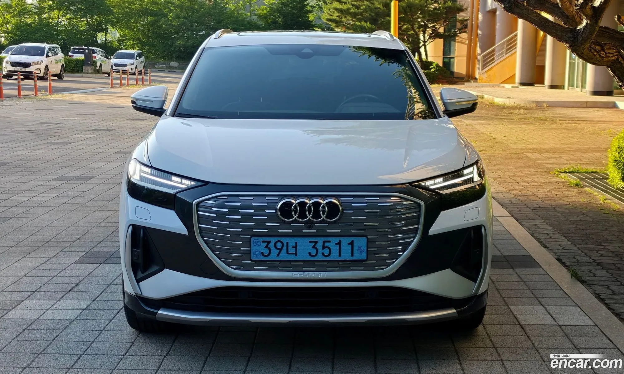 Audi Q4 e-tron 2022 — 8