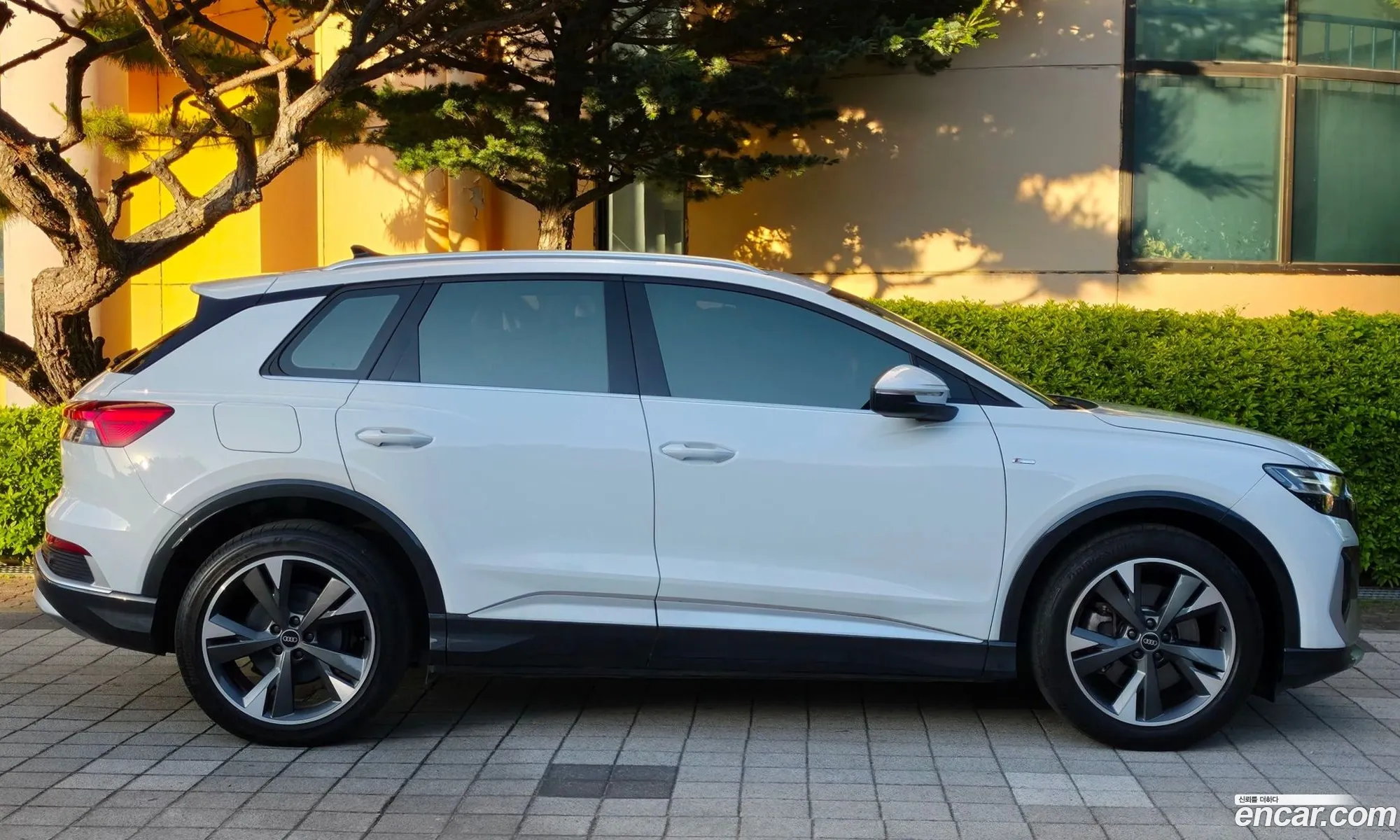 Audi Q4 e-tron 2022 — 10