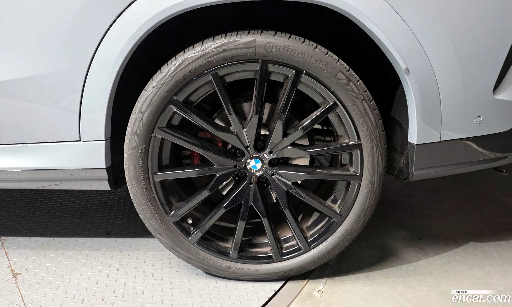 BMW X6 2025 WBA21EY00T9193352 — 30