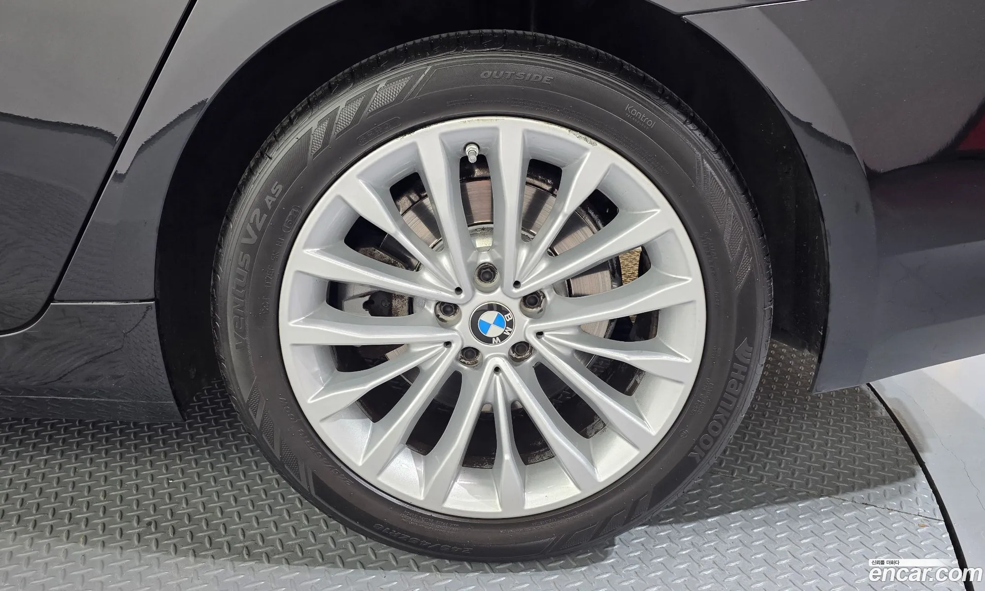 BMW 5 Series 2021 — 34
