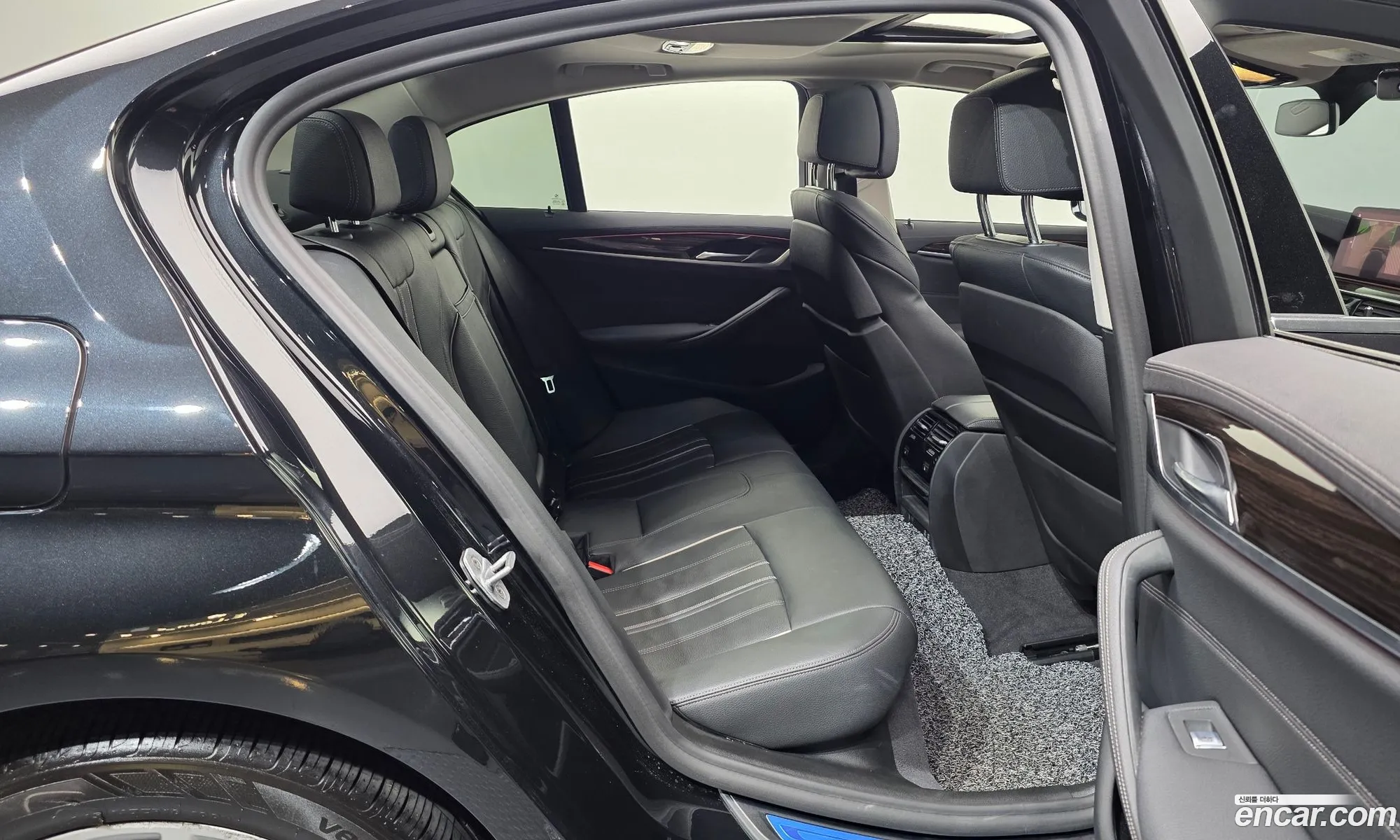 BMW 5 Series 2021 — 33