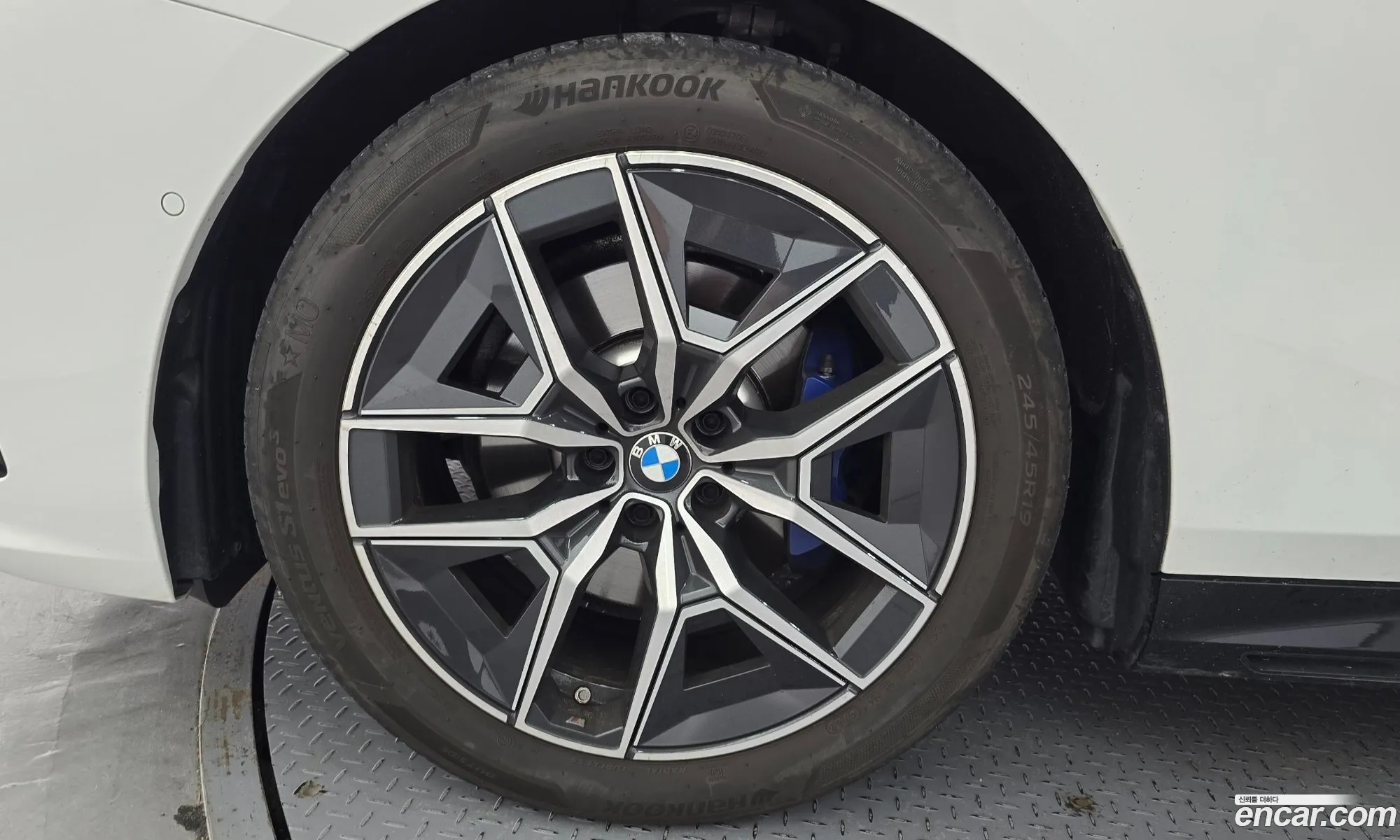 BMW 5 Series 2024 — 22