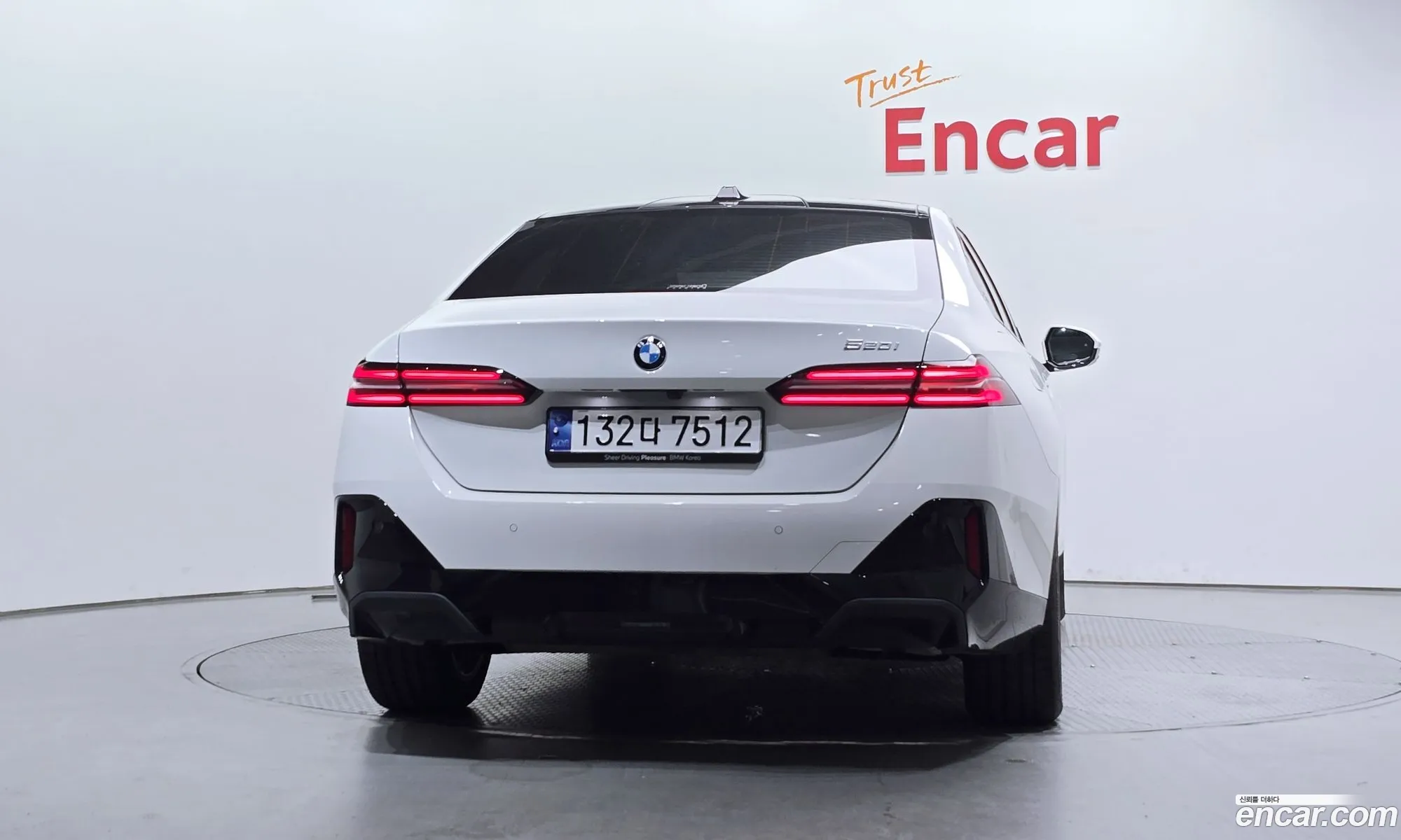 BMW 5 Series 2024 — 28