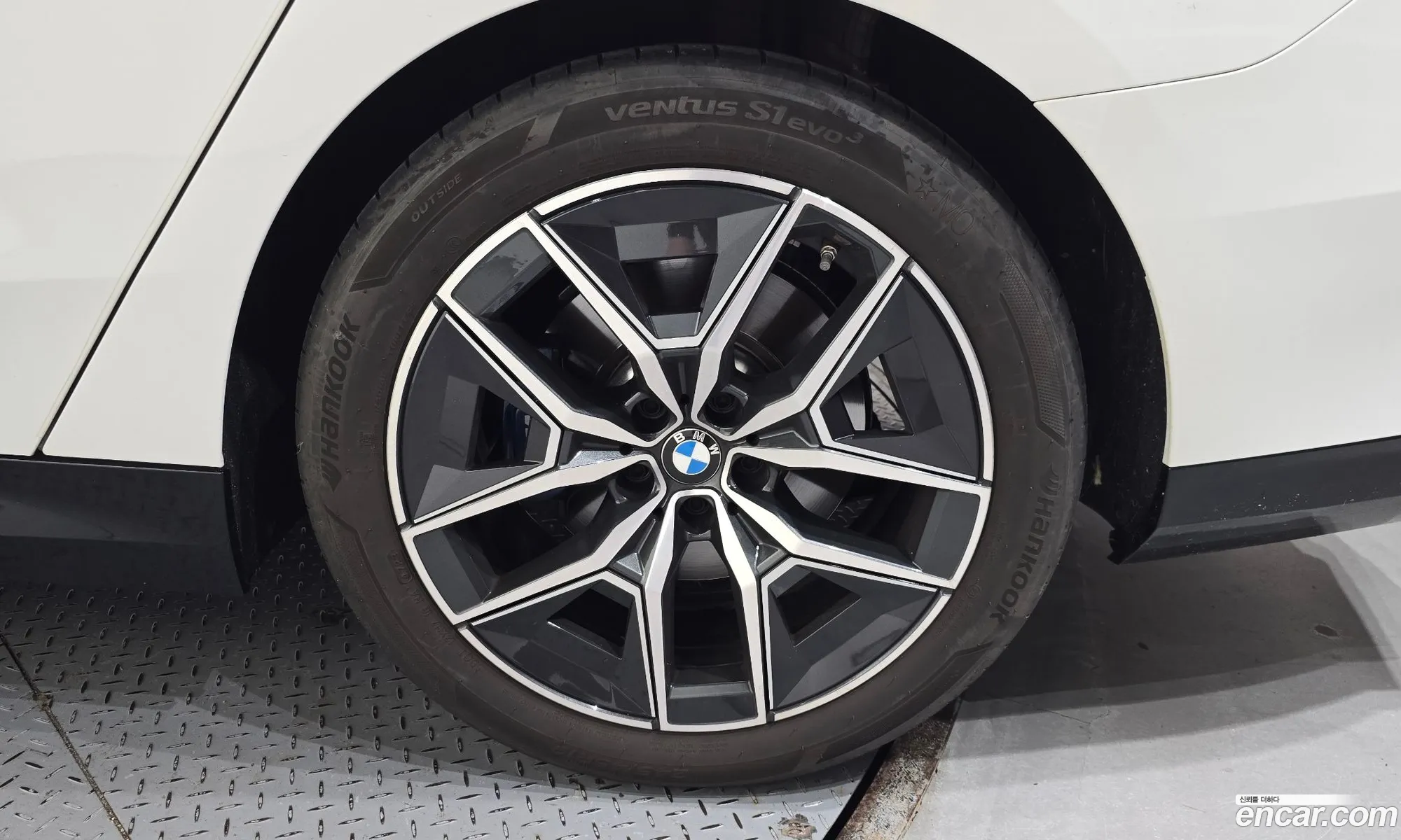 BMW 5 Series 2024 — 18