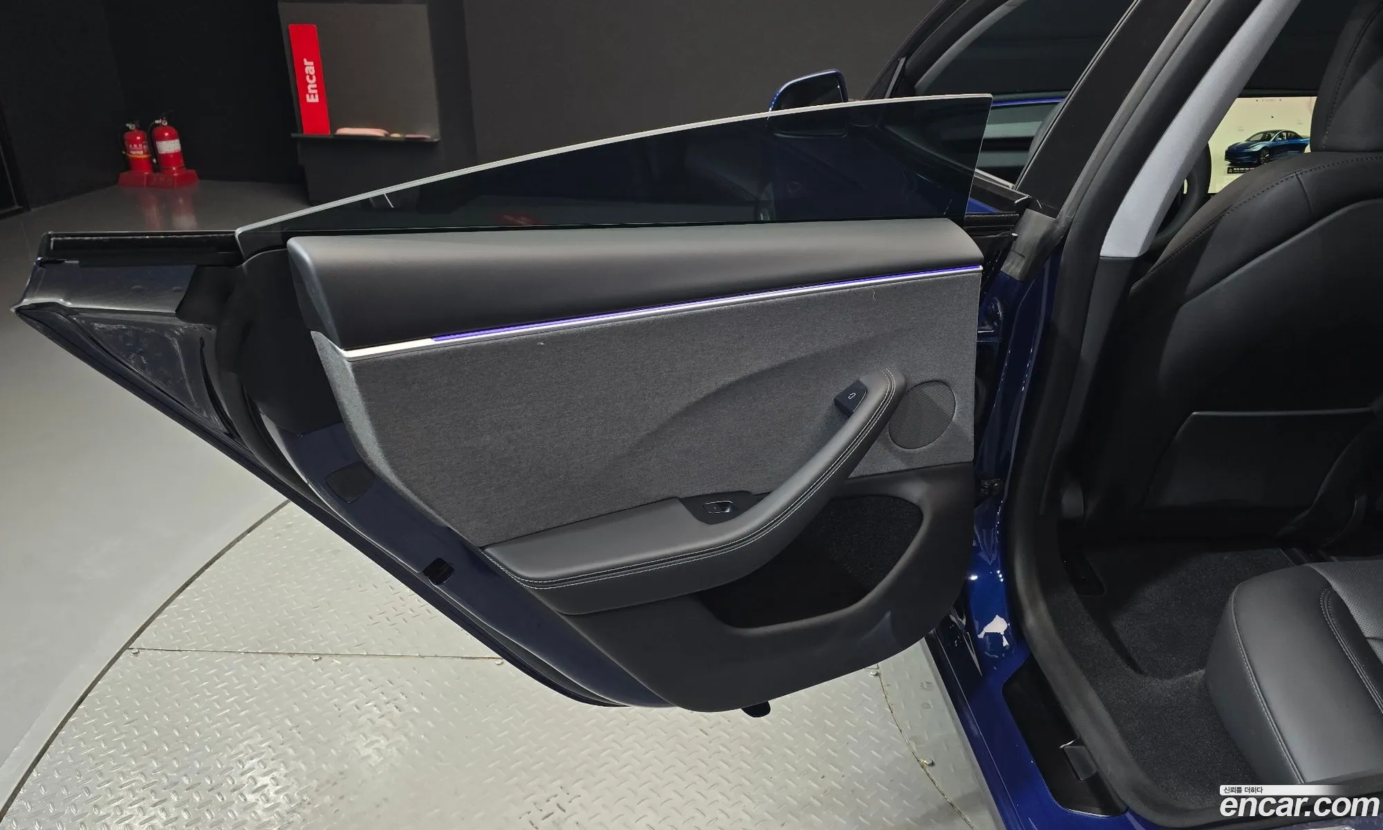 Tesla Model 3 2024 LRW3E7FS7RC129068 — 25