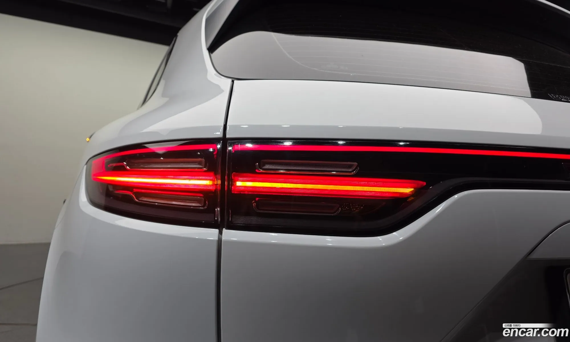Porsche Cayenne 2019 WP1AA29Y1LDA01031 — 16