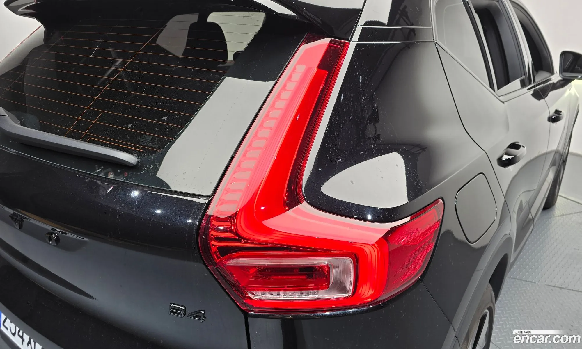Volvo XC40 2024 — 2