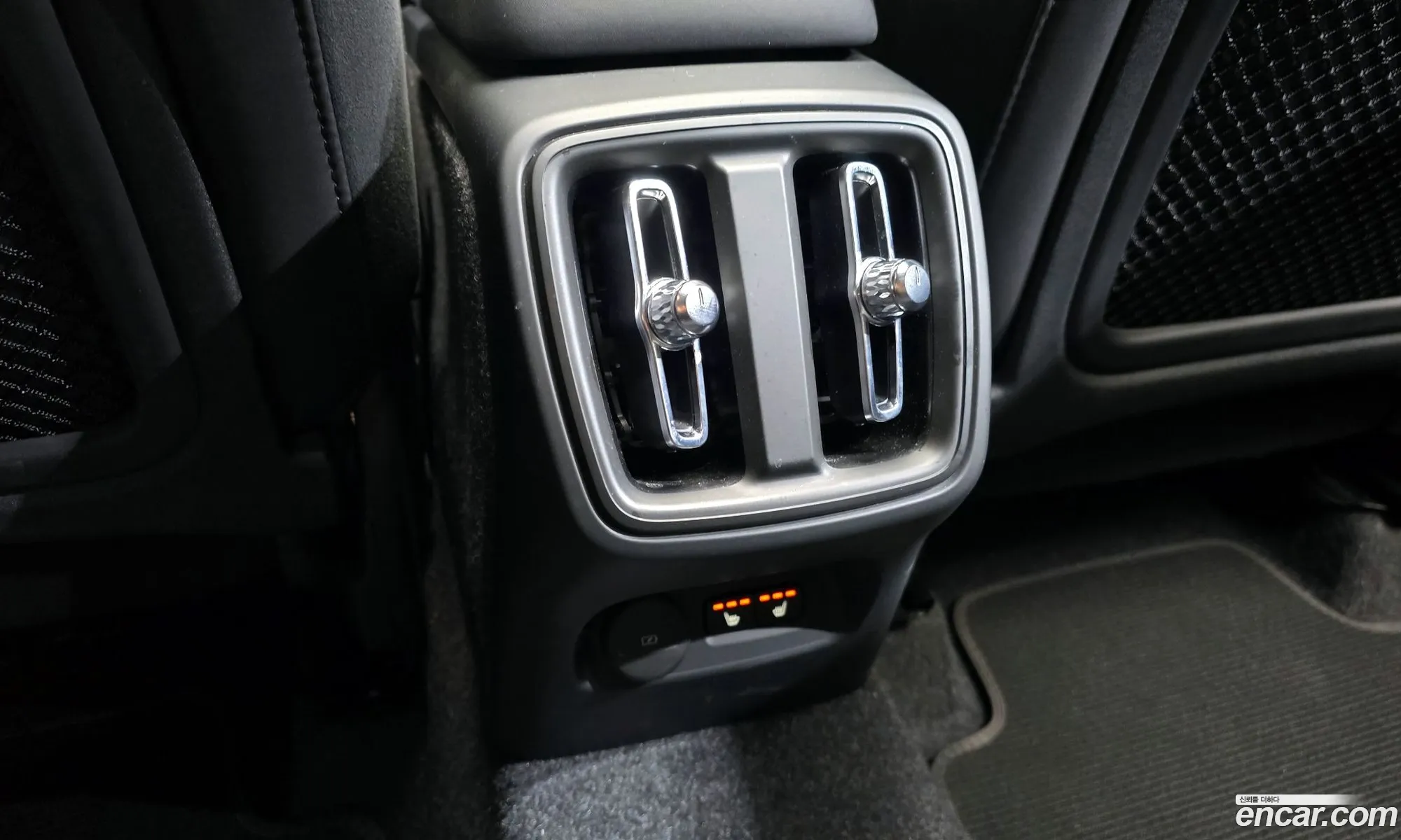 Volvo XC40 2024 — 25
