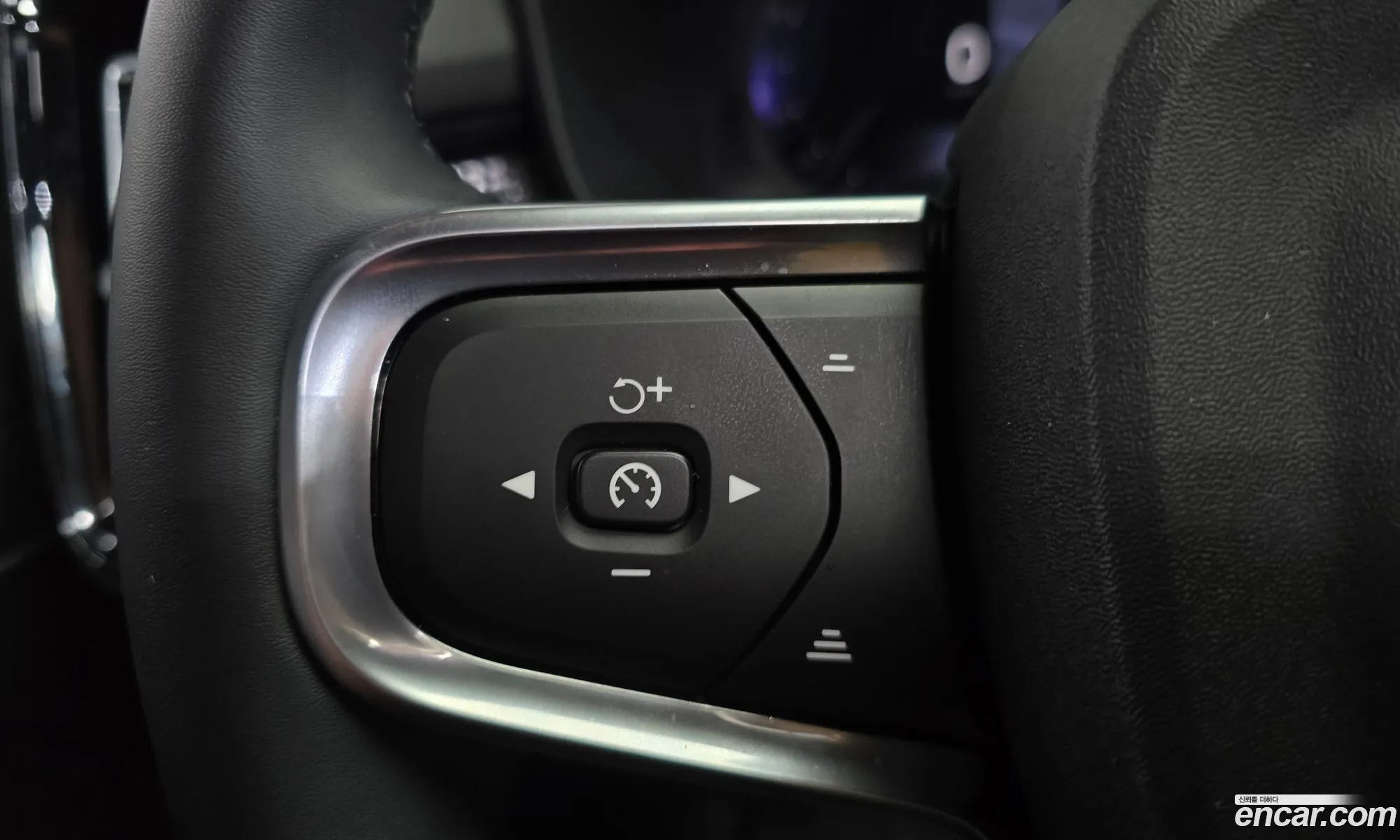 Volvo XC40 2024 — 27