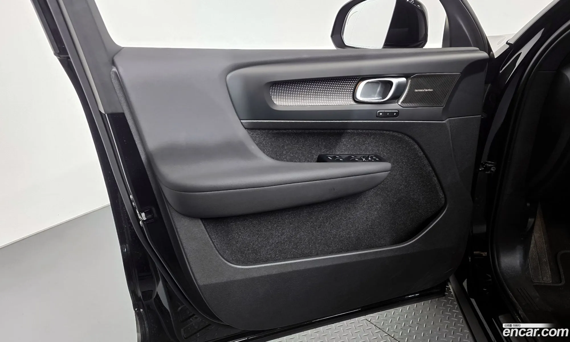 Volvo XC40 2024 — 13