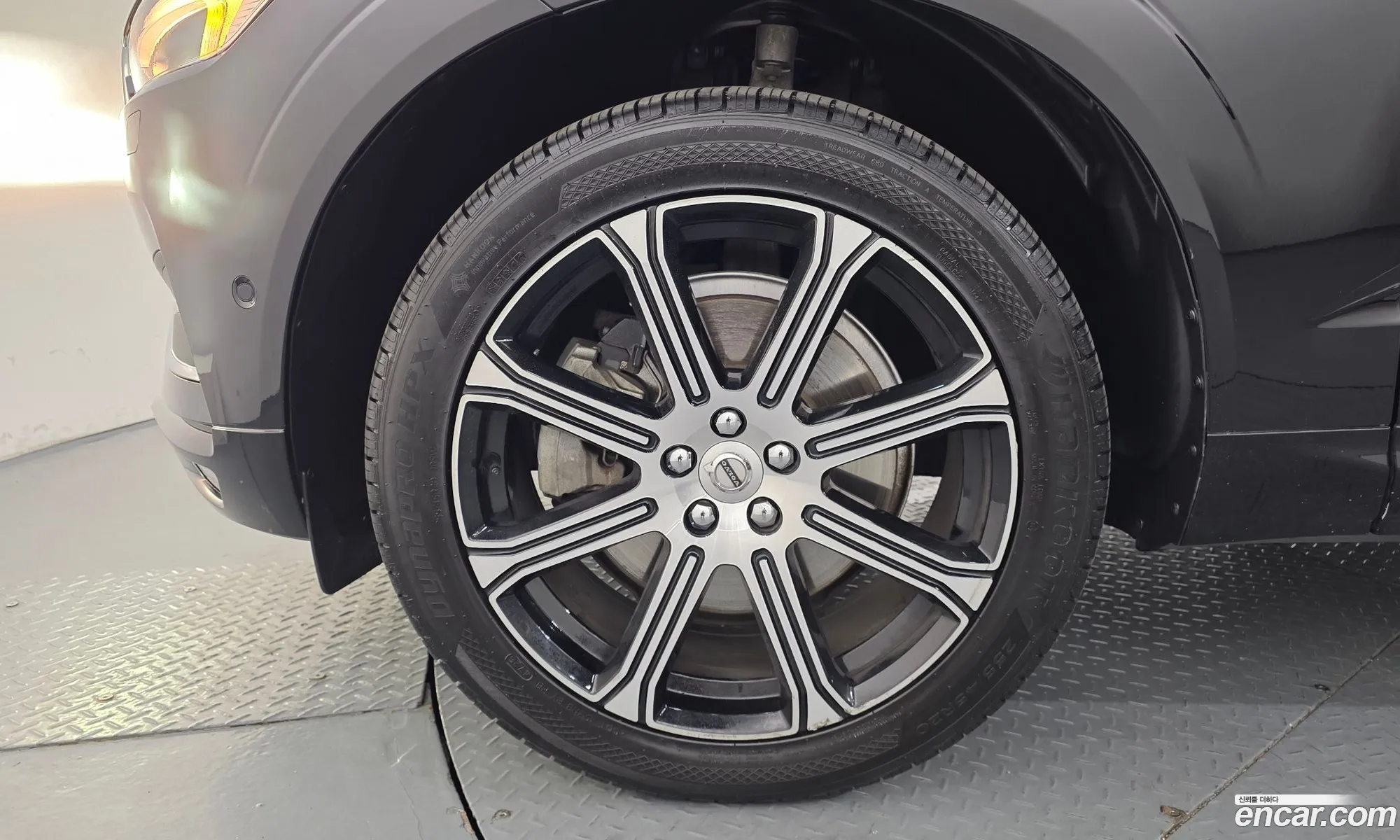 Volvo XC60 2018 — 32