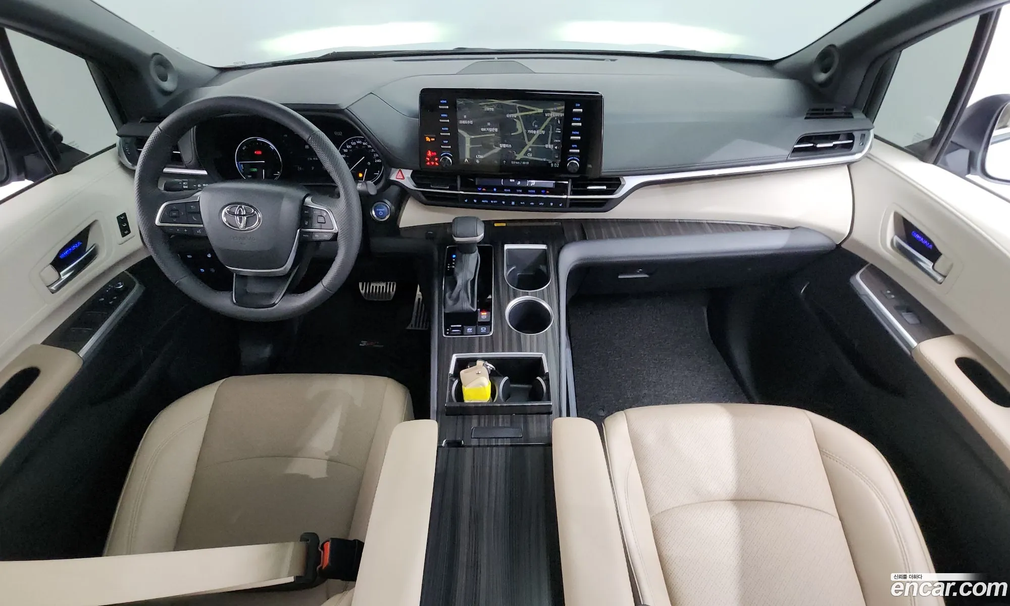 Toyota Sienna 2024 — 7