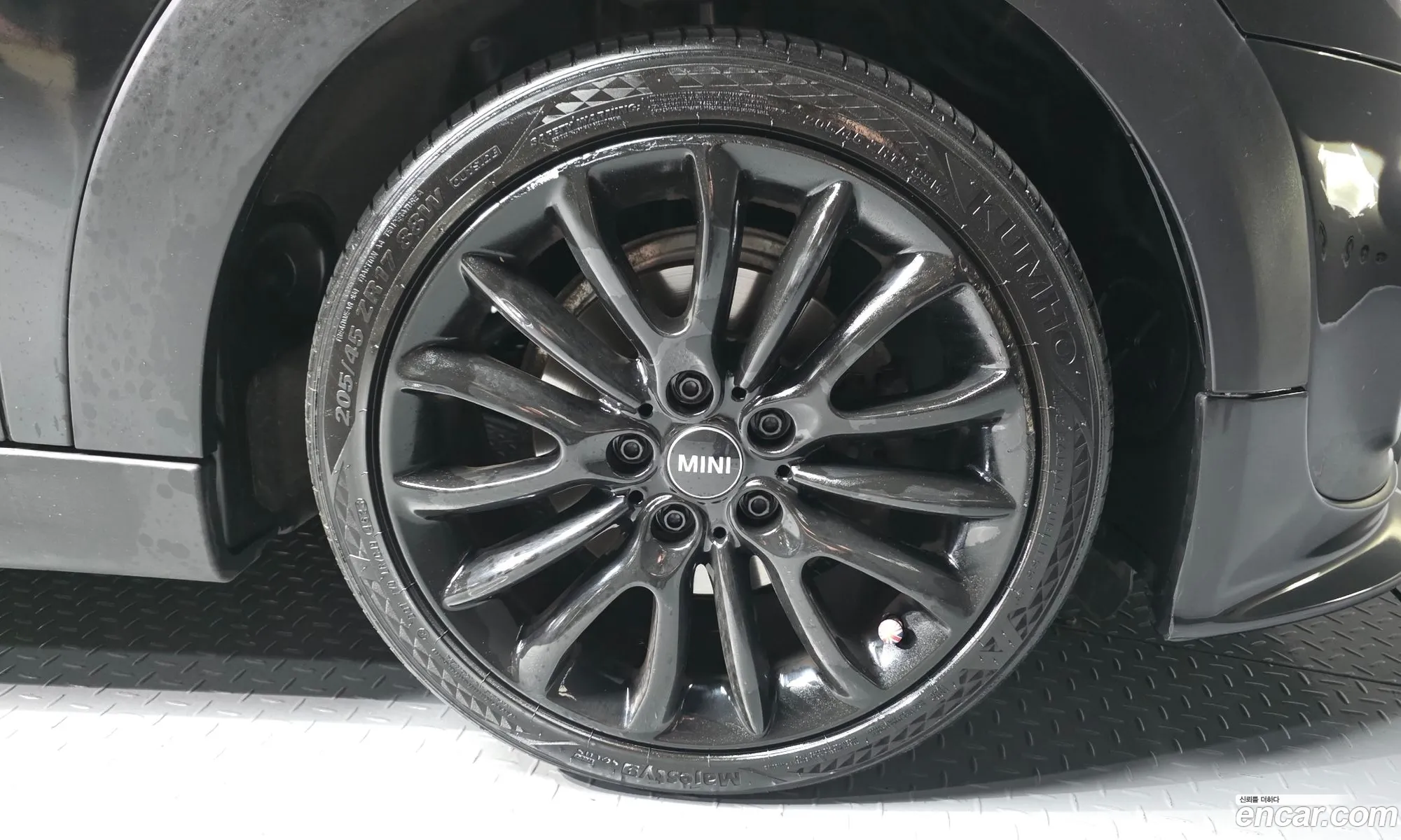 Mini Cooper 2017 WMWXU1104H2G05632 — 5