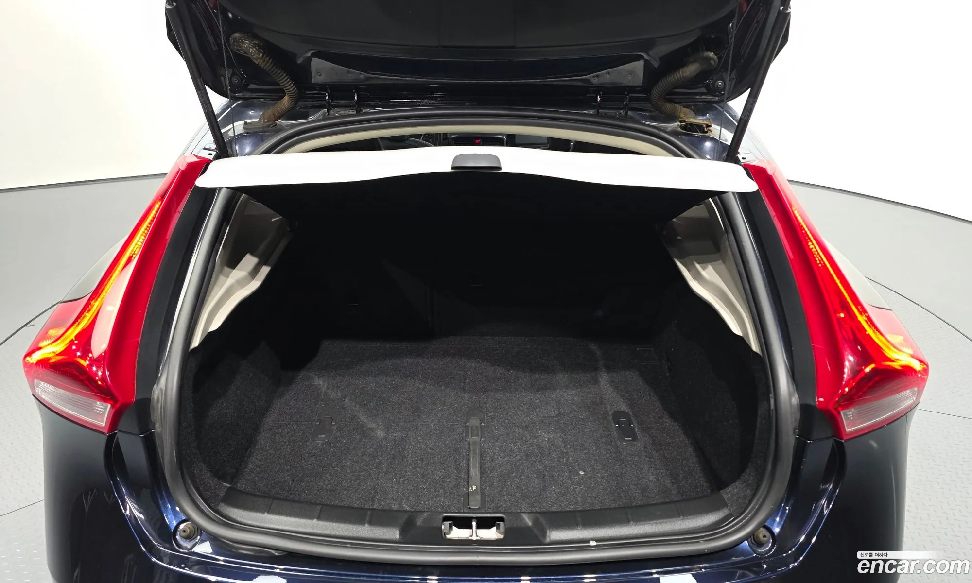 Volvo V40 2015 YV1MV79K0G2303862 — 6