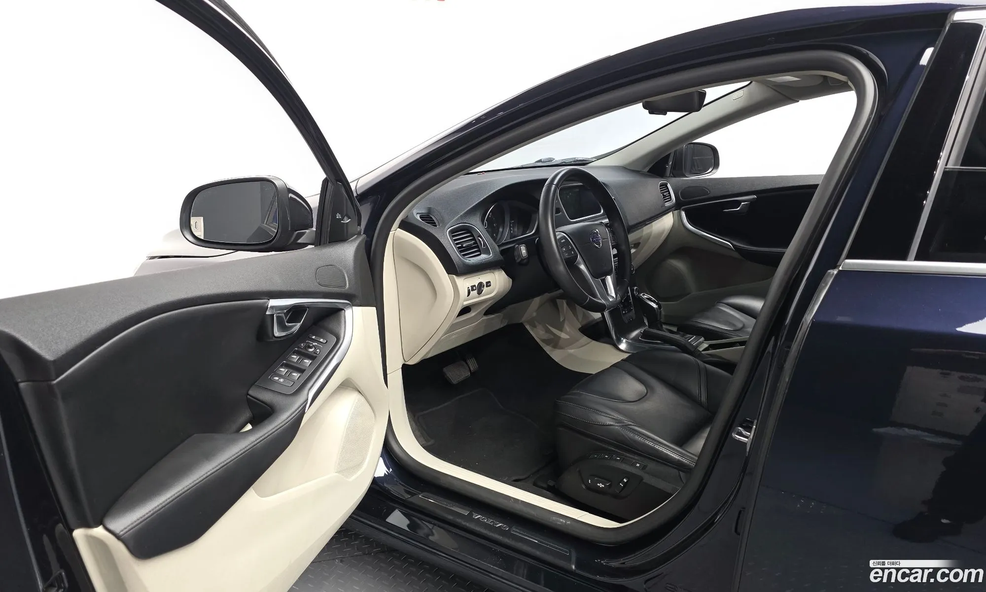 Volvo V40 2015 YV1MV79K0G2303862 — 19