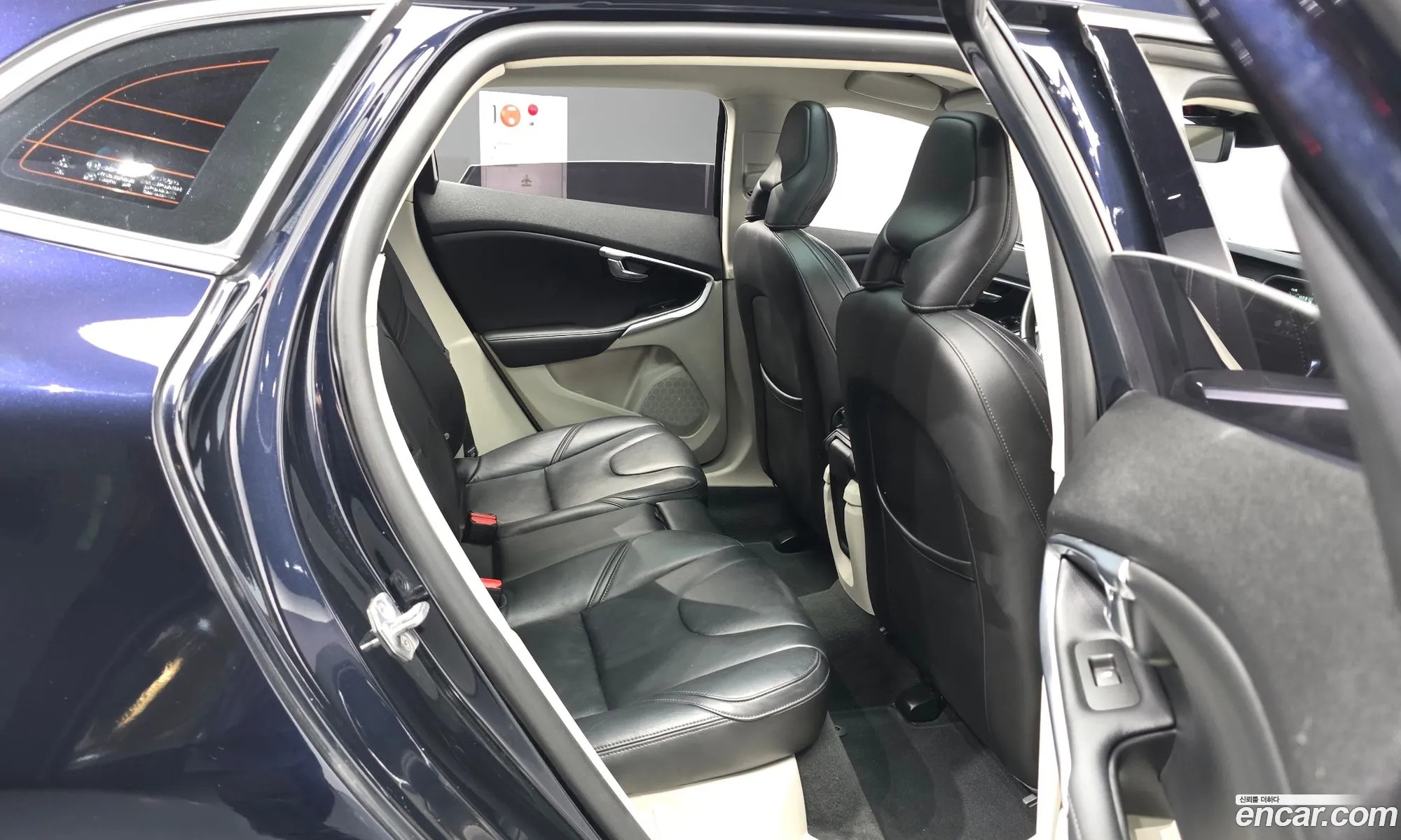 Volvo V40 2015 YV1MV79K0G2303862 — 14