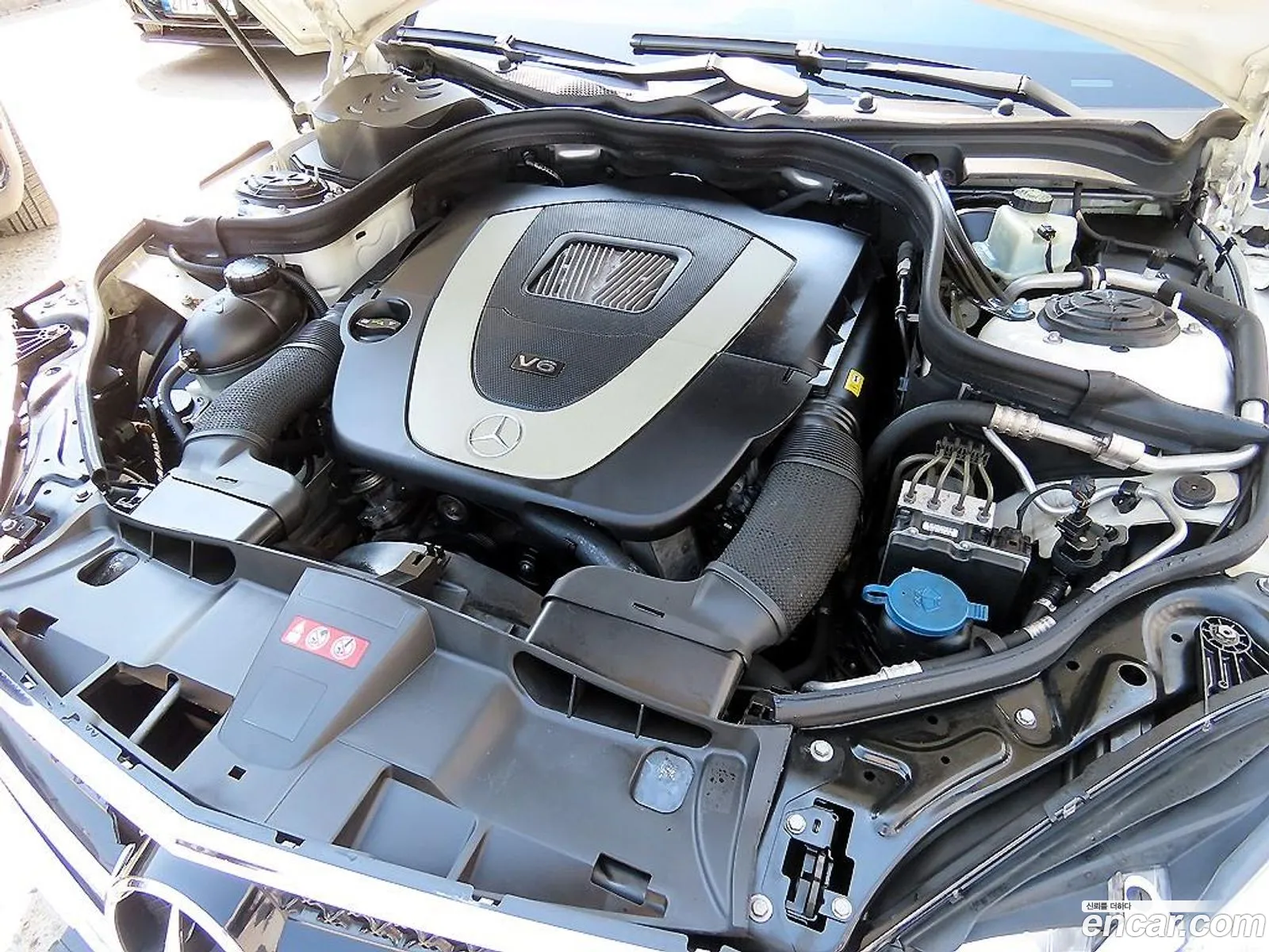 Mercedes-Benz E-Class W212 2009 — 18