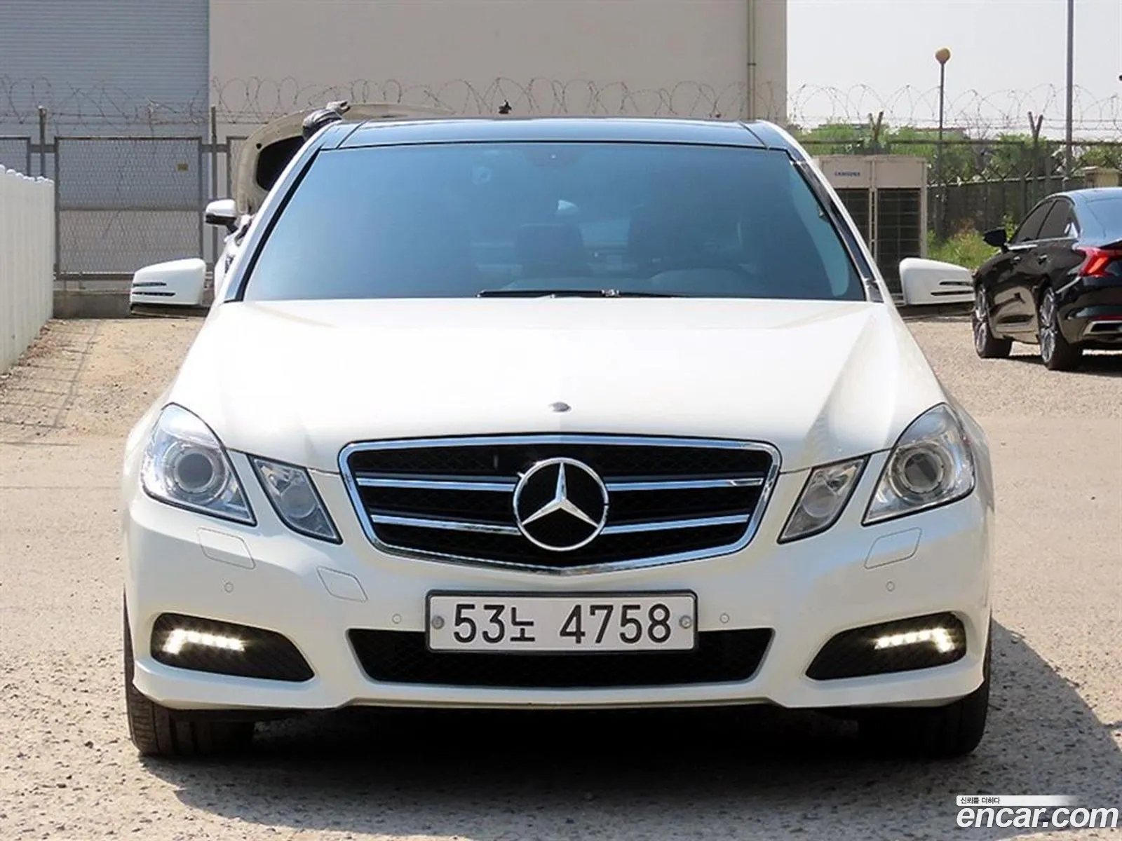 Mercedes-Benz E-Class W212 2009 — 10