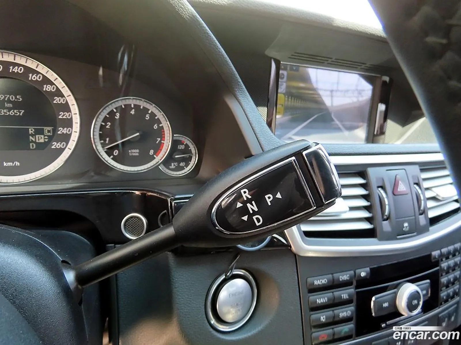 Mercedes-Benz E-Class W212 2009 — 20