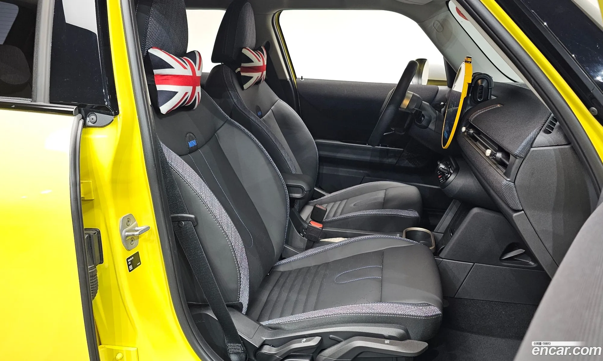 Mini Cooper C 2025 WMW61GD00S2X07131 — 29