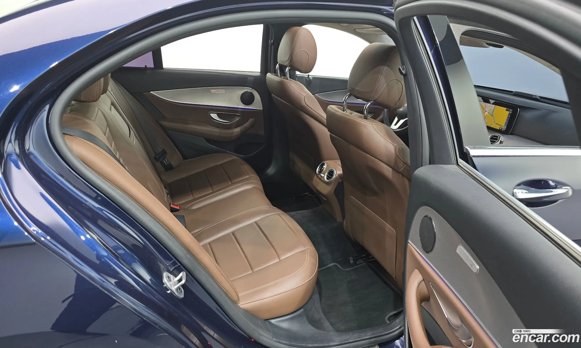Mercedes-Benz E-Class W213 2018 WDDZF4JB2KA514626 — 8