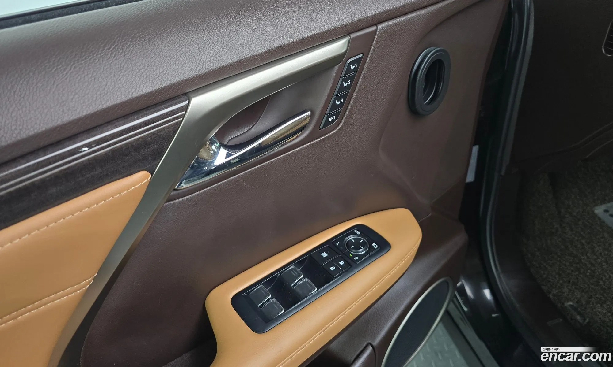 Lexus RX450h 2019 — 28