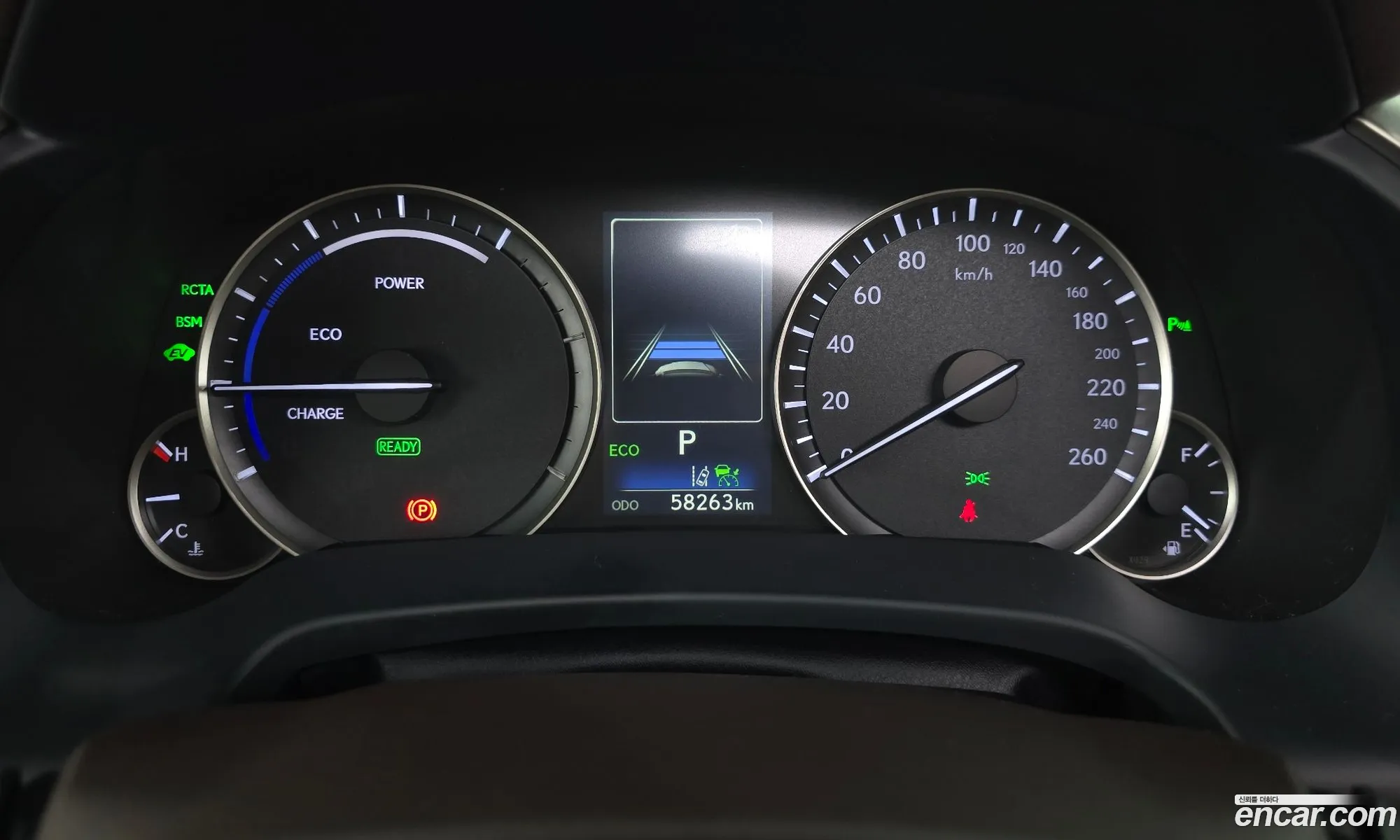 Lexus RX450h 2019 — 17