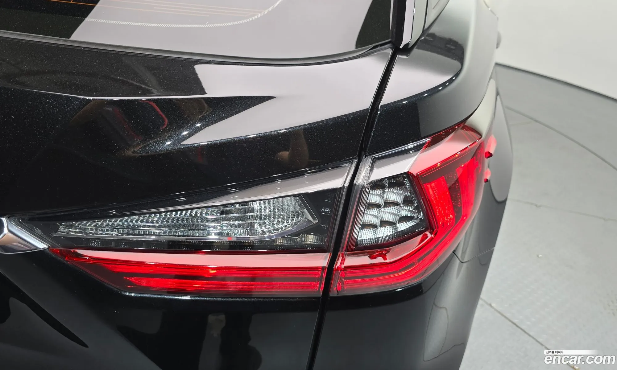 Lexus RX450h 2019 — 27