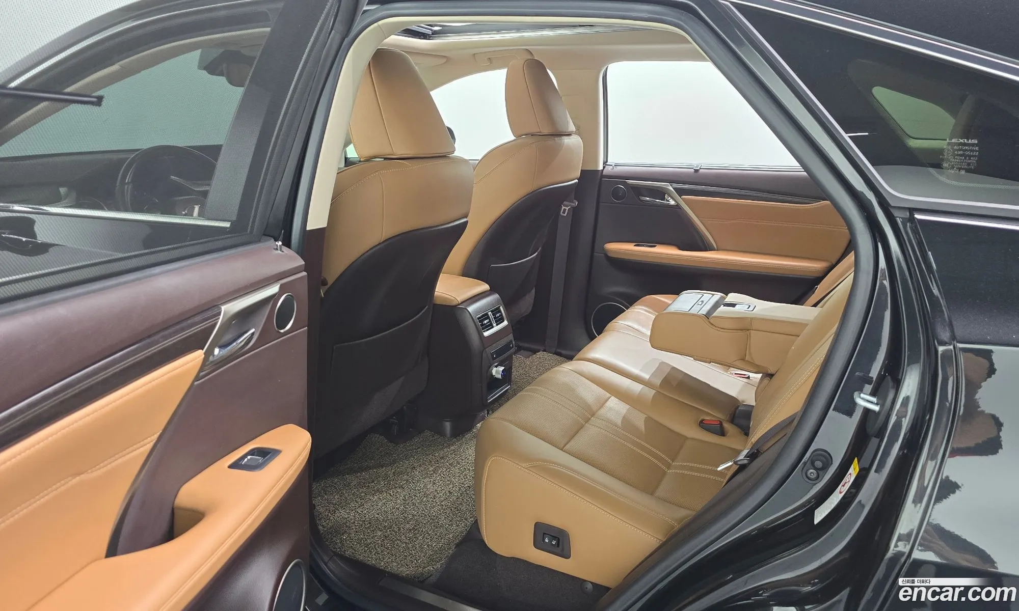 Lexus RX450h 2019 — 16