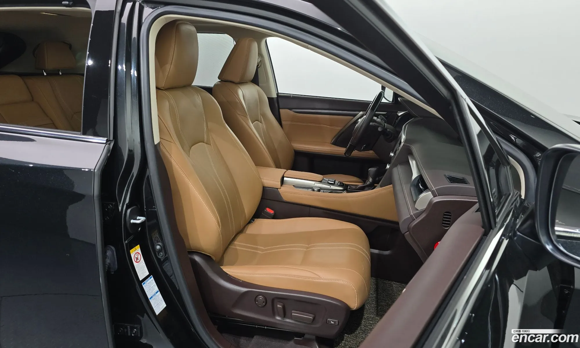 Lexus RX450h 2019 — 32