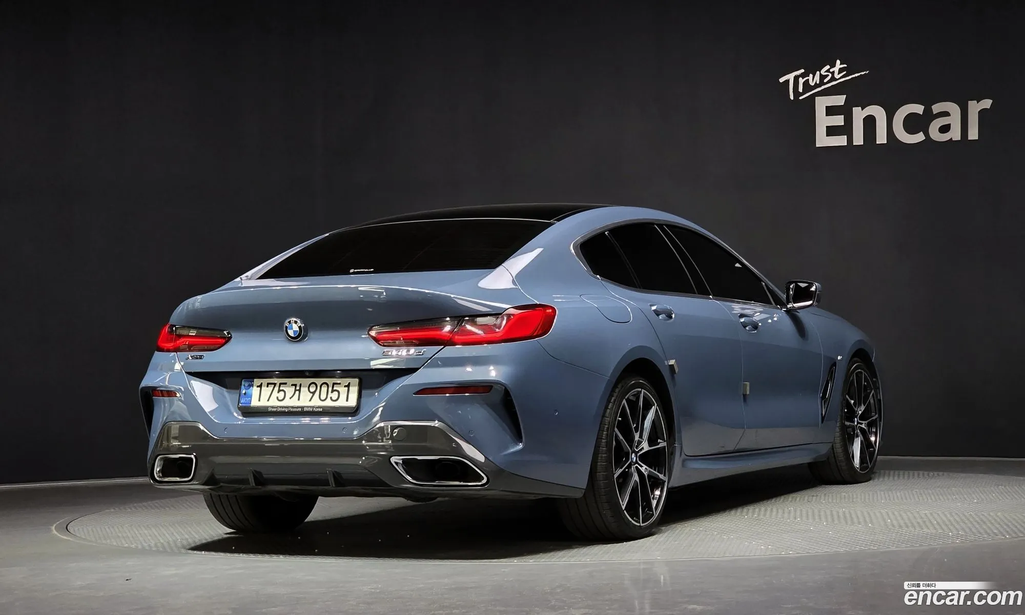 BMW 8 Series 2021 — 26