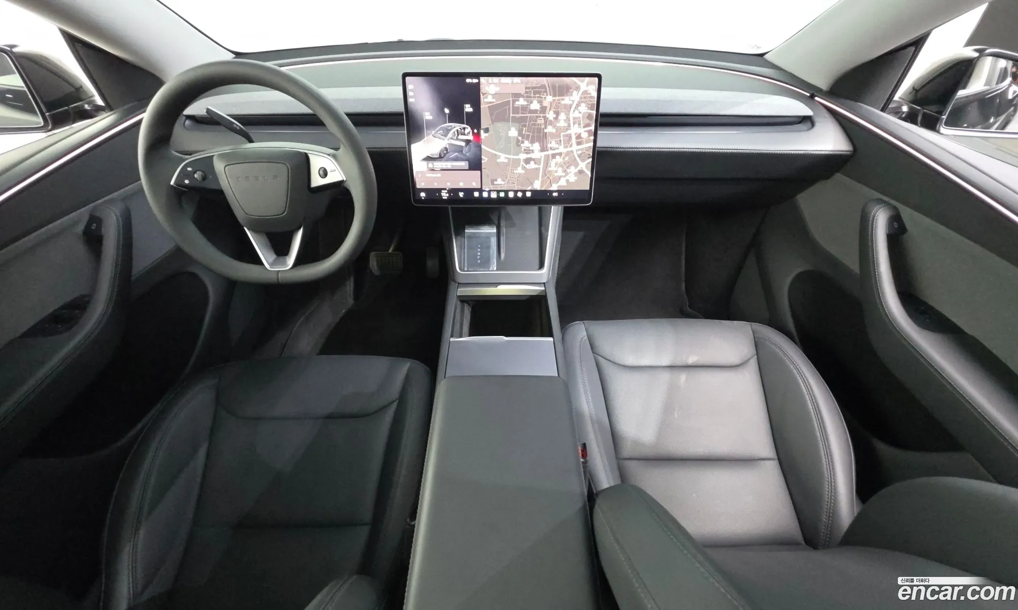Tesla Model Y 2025 — 3