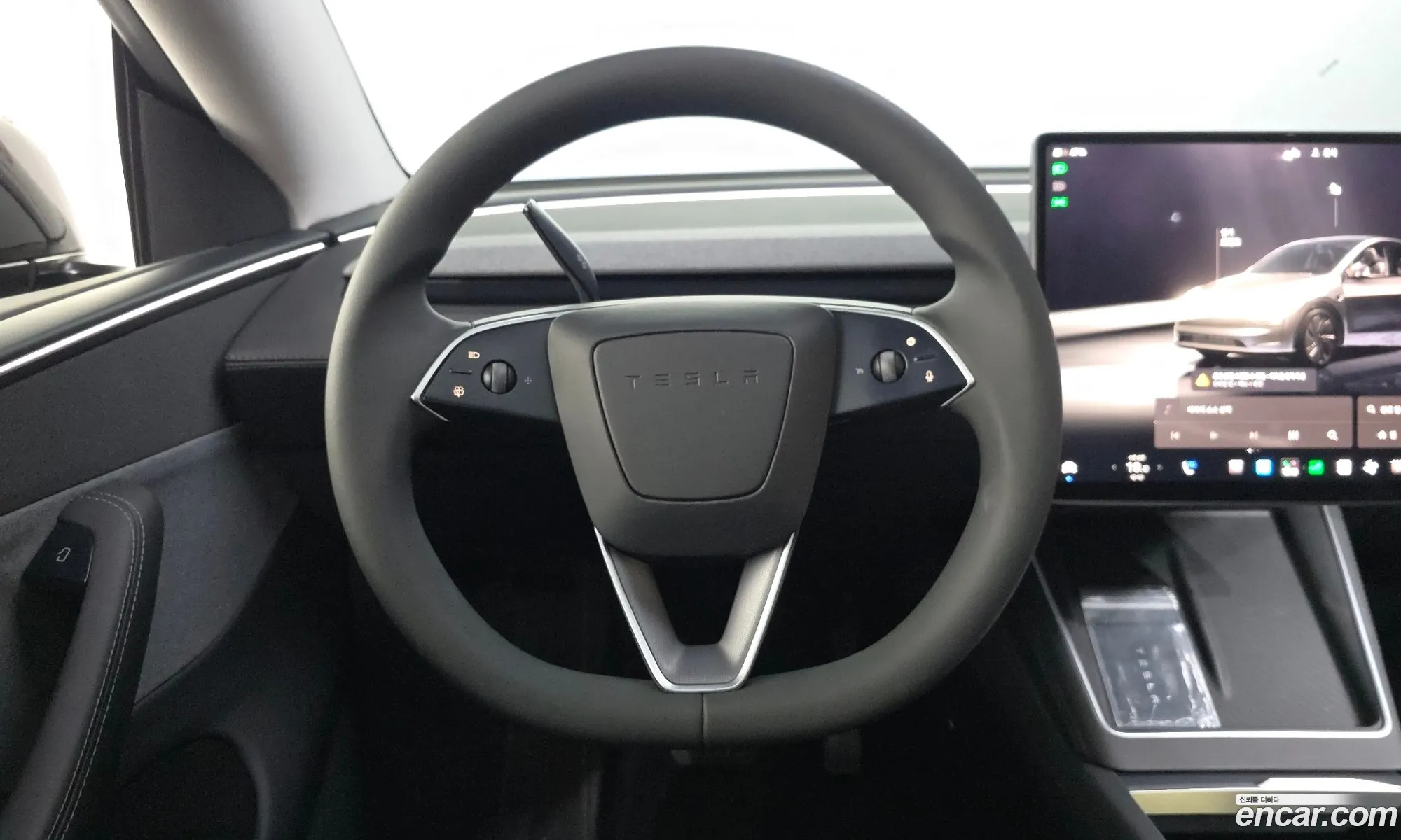Tesla Model Y 2025 — 20
