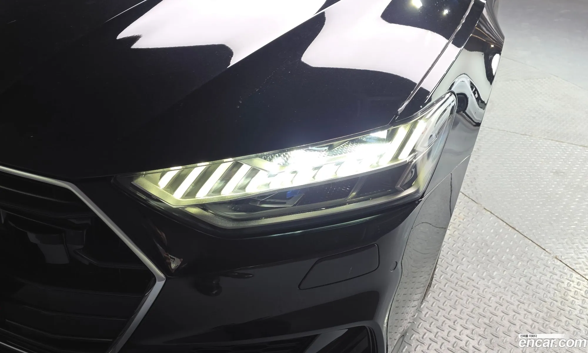 Audi A7 2023 WAUZZZF28PN069085 — 7