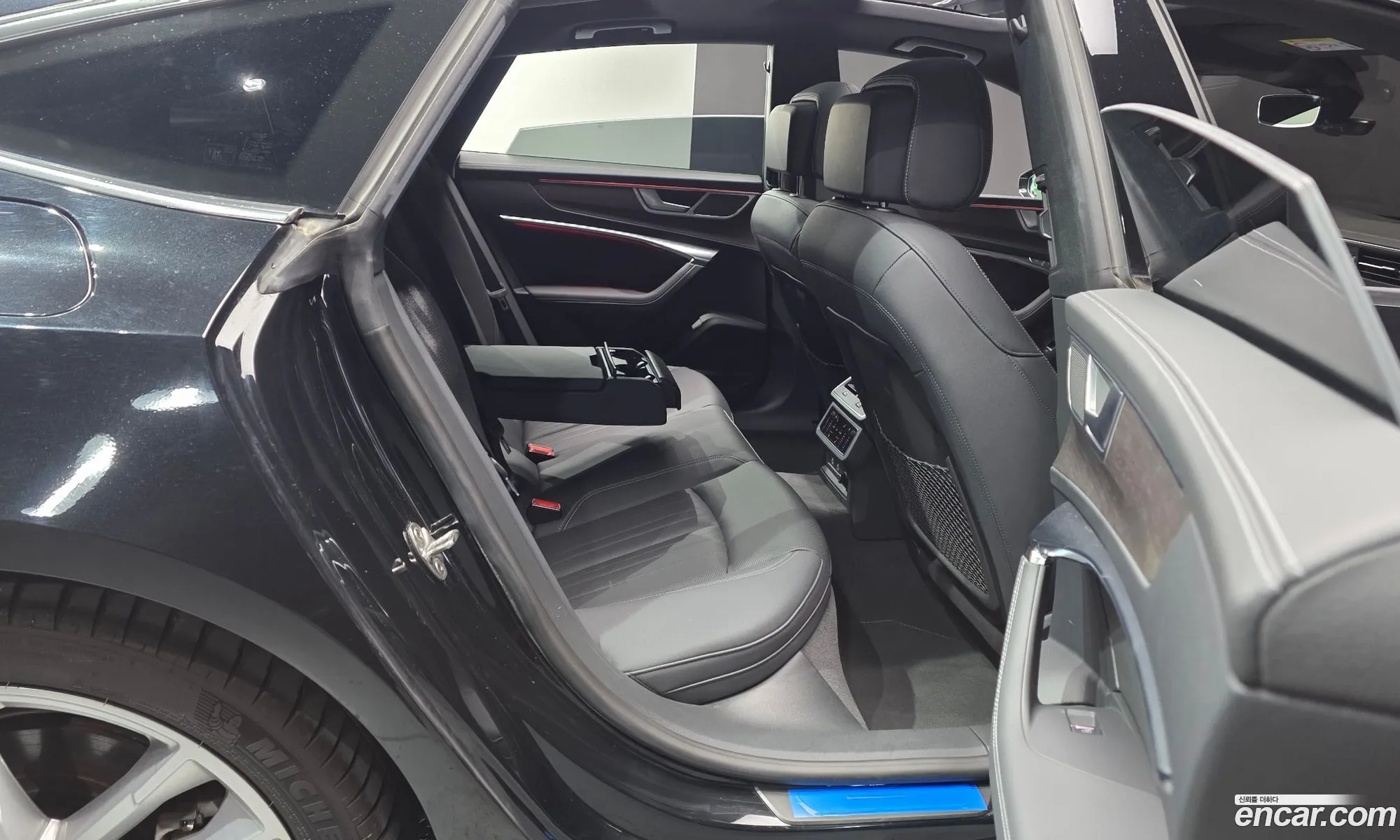 Audi A7 2023 WAUZZZF28PN069085 — 11