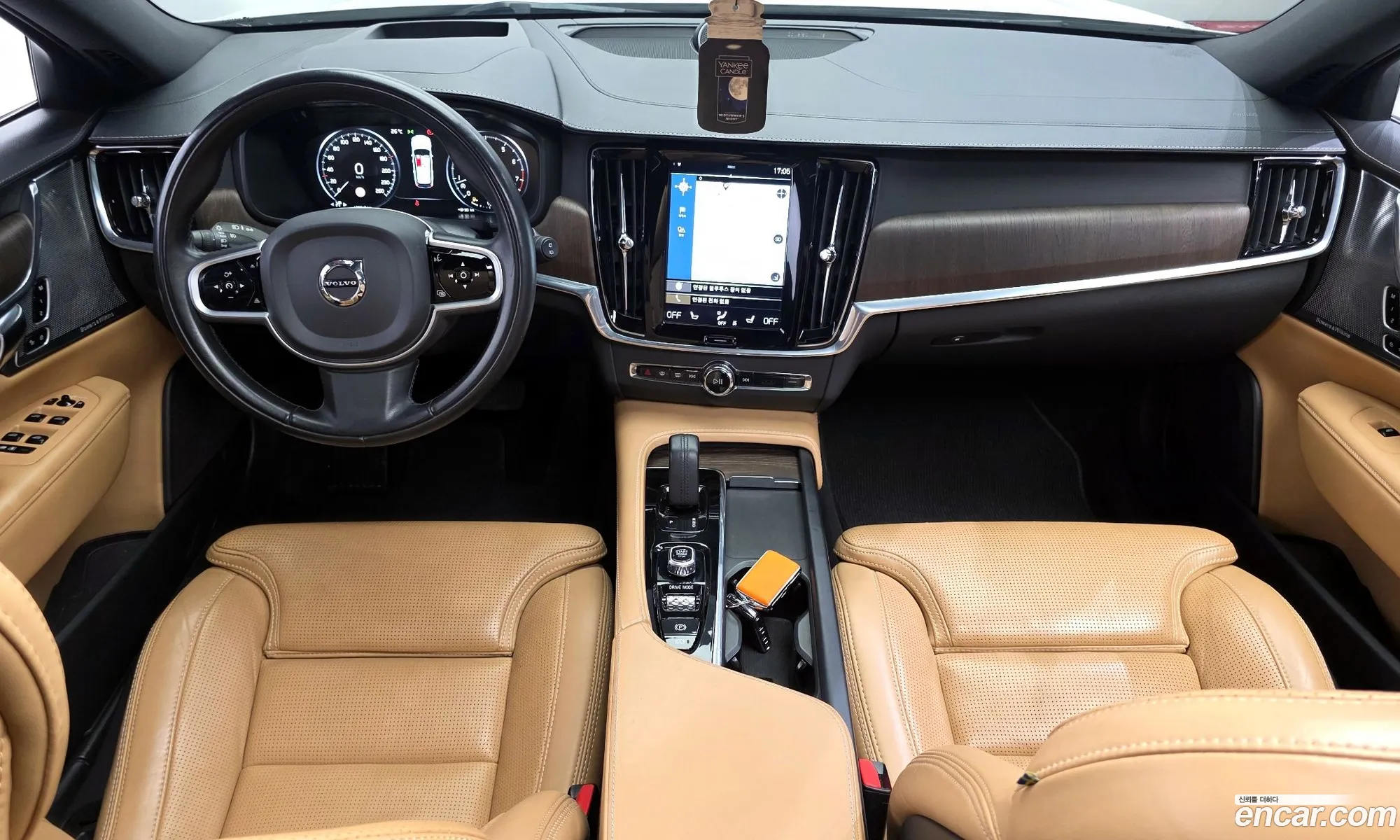 Volvo V90 Cross Country 2020 — 30