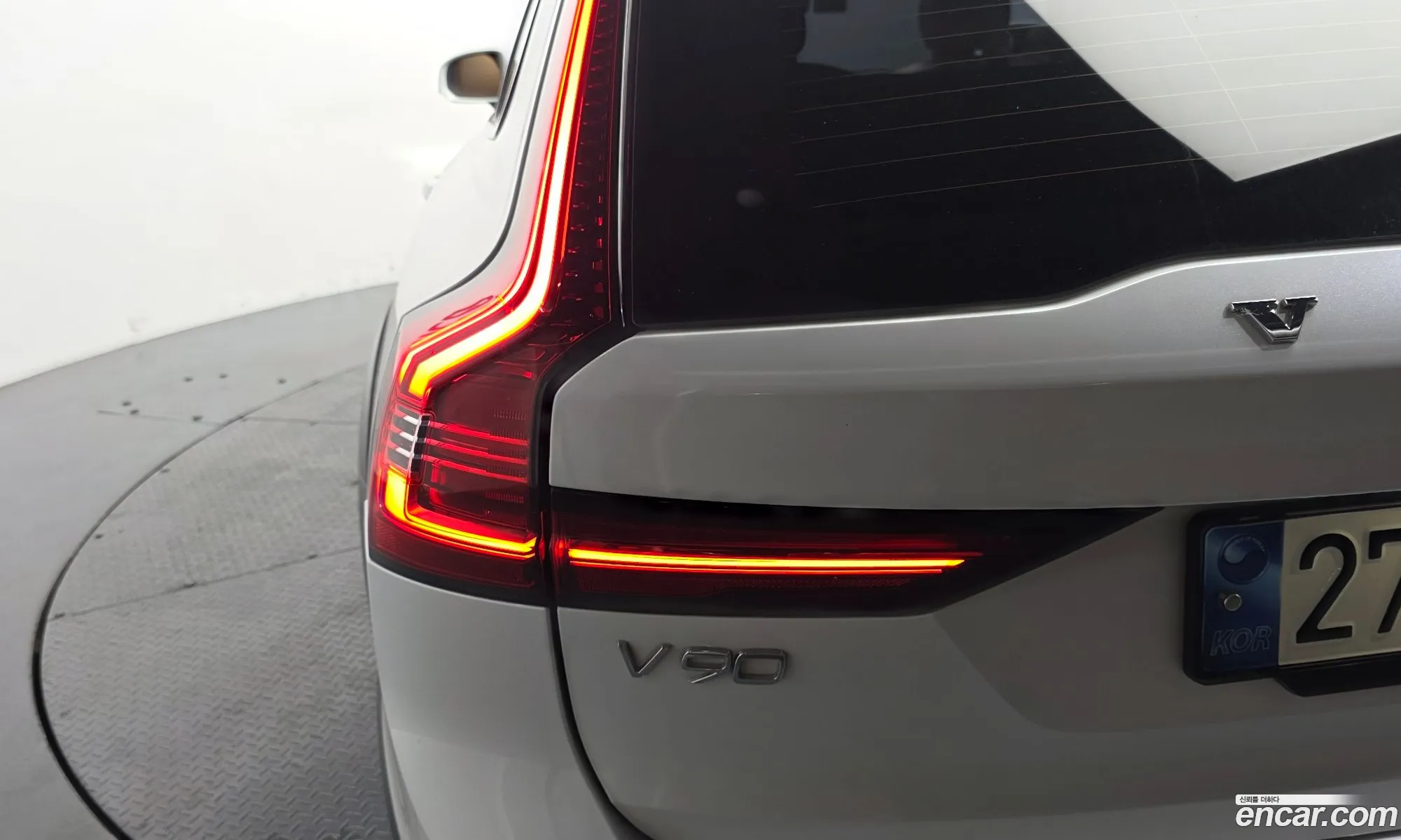 Volvo V90 Cross Country 2020 — 19