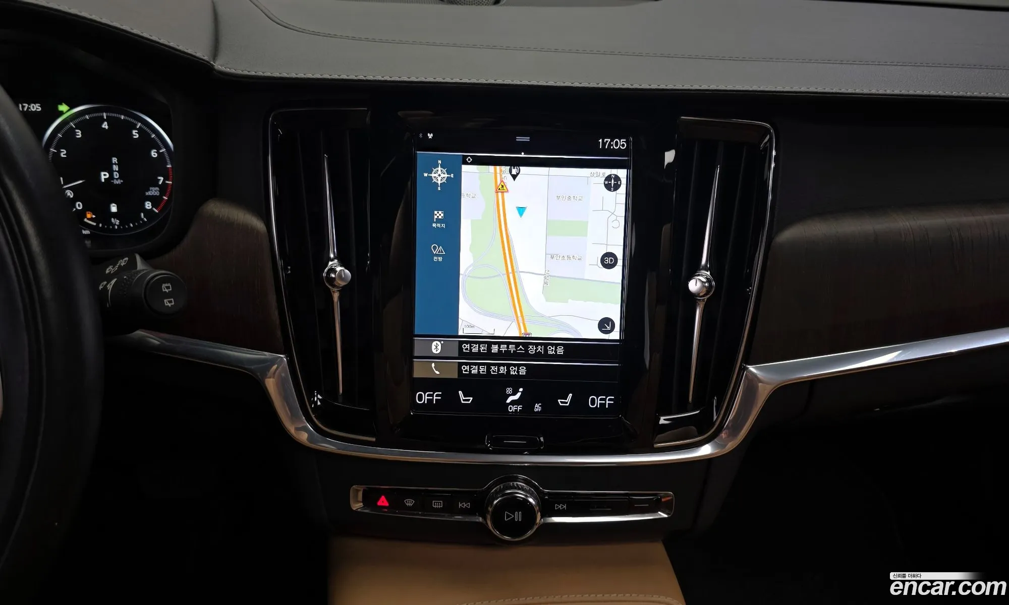 Volvo V90 Cross Country 2020 — 27