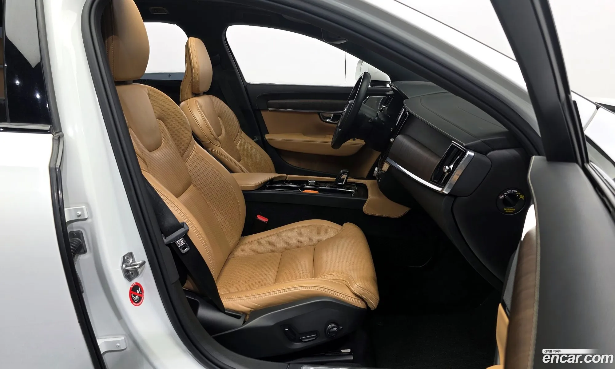 Volvo V90 Cross Country 2020 — 21