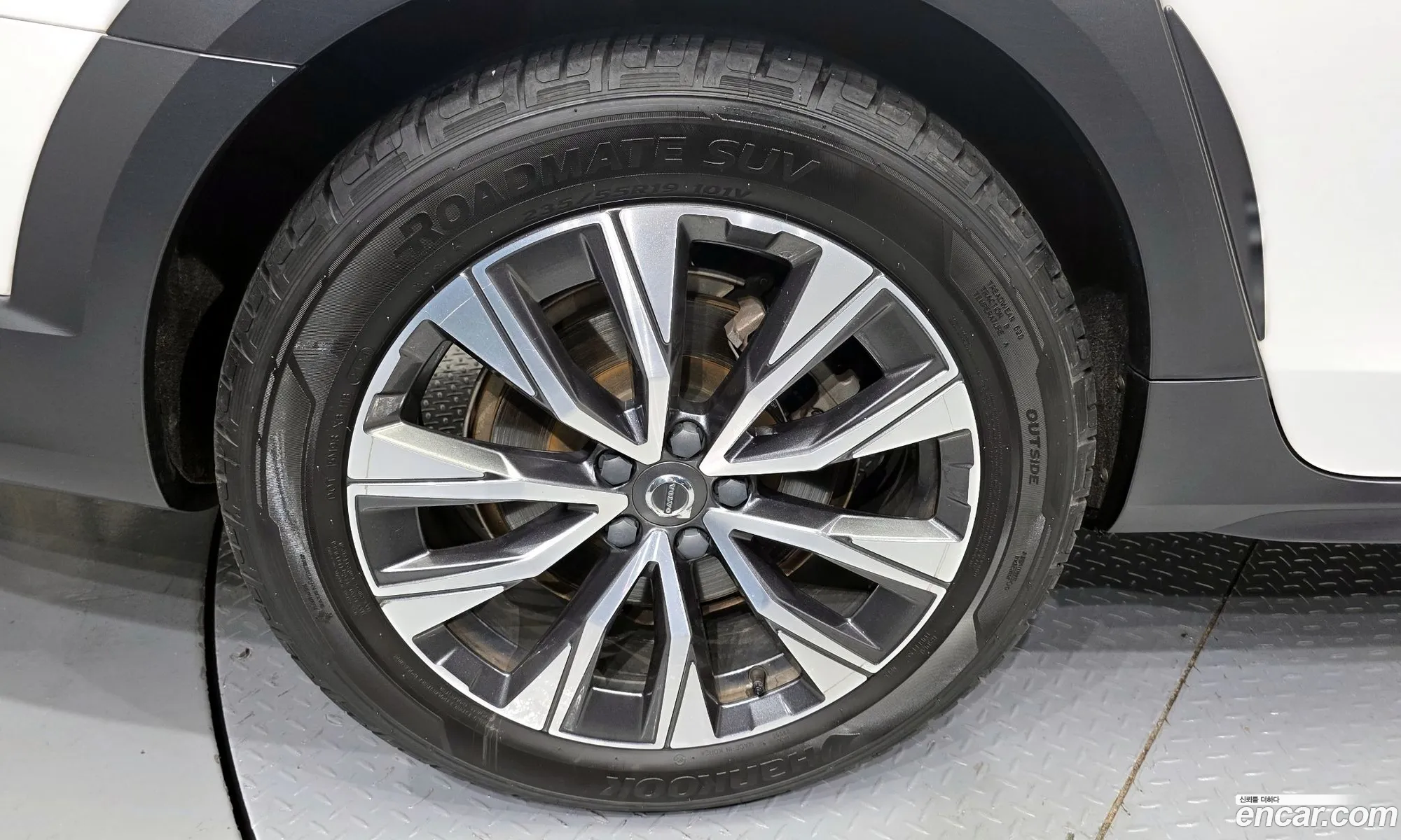 Volvo V90 Cross Country 2020 — 33