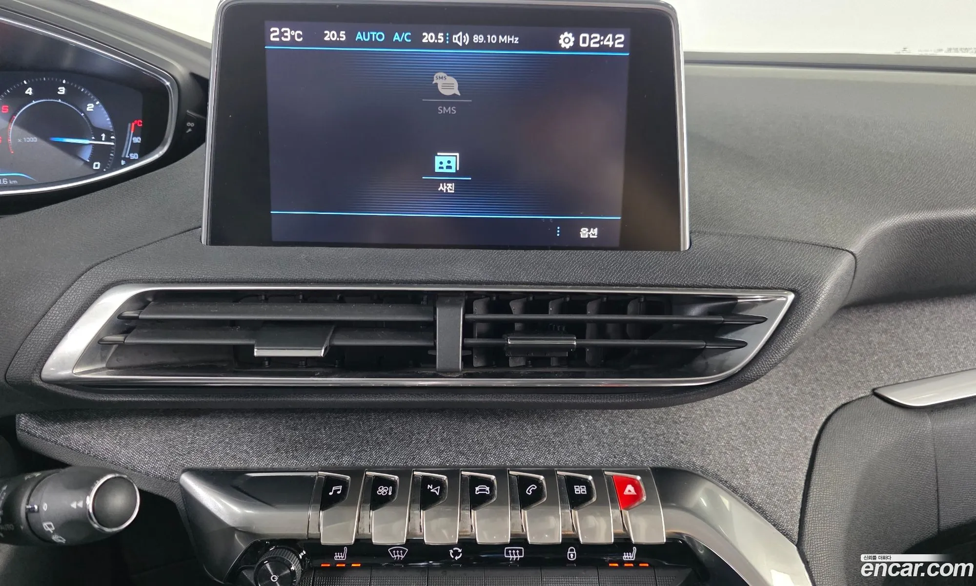 Peugeot 3008 2017 — 2