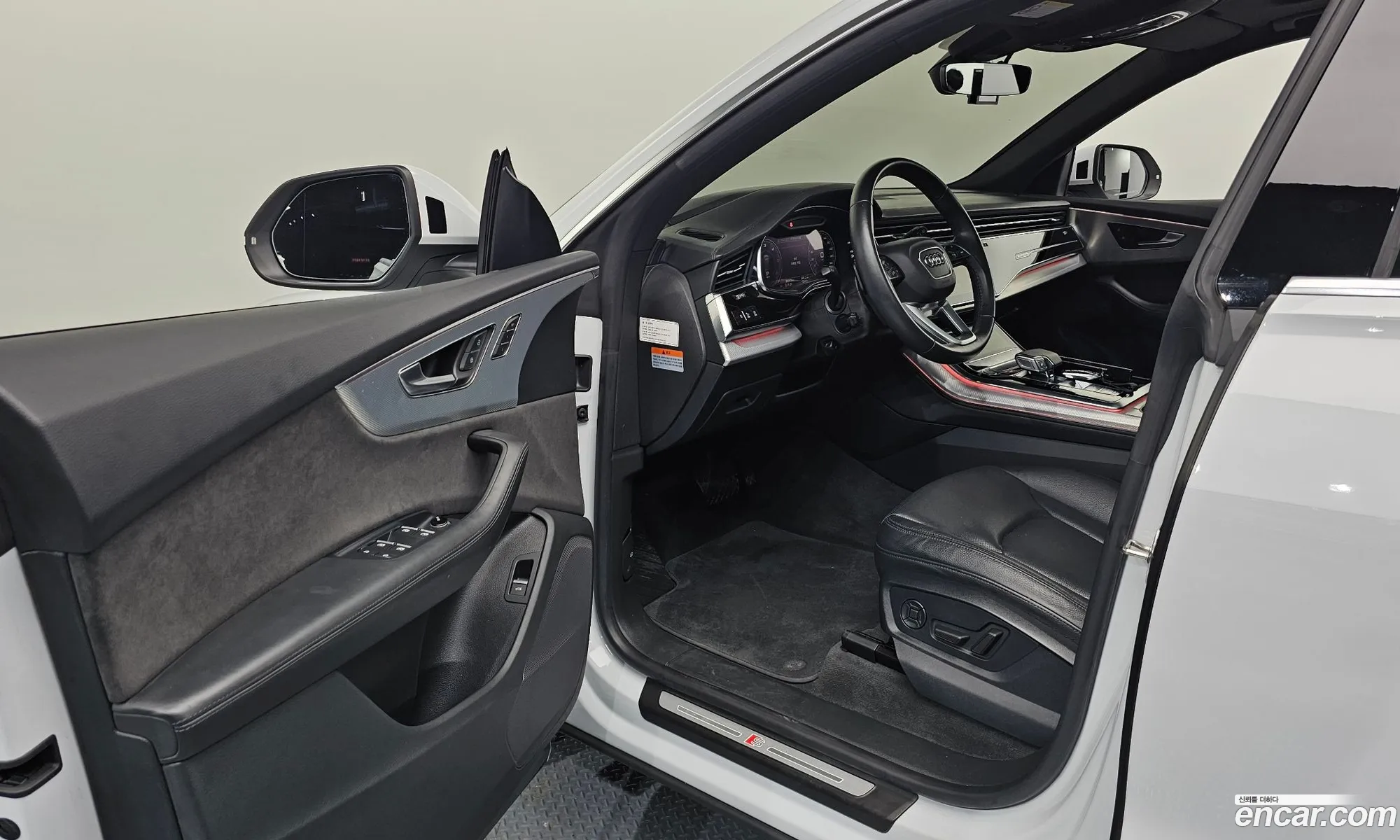 Audi Q8 2020 WAUZZZF1XLD019537 — 3