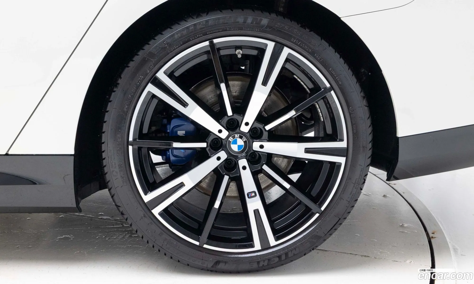BMW 5 Series 2025 — 11