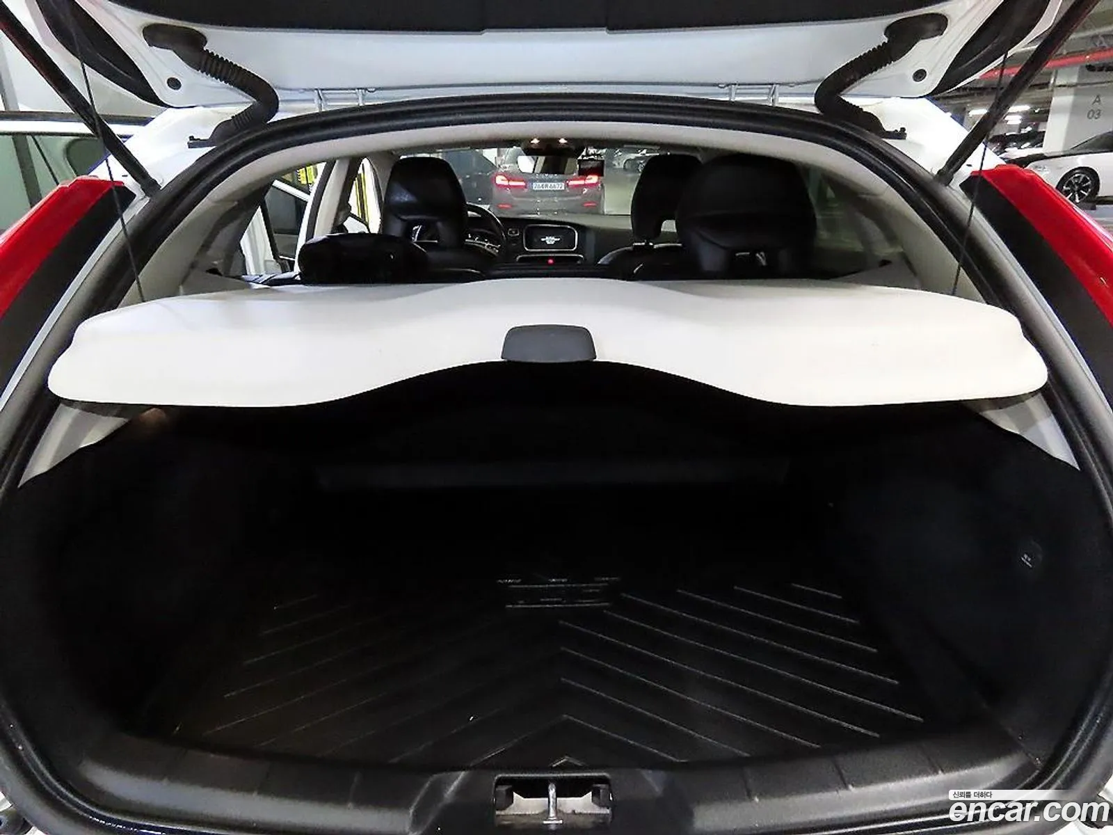 Volvo V40 2015 — 9