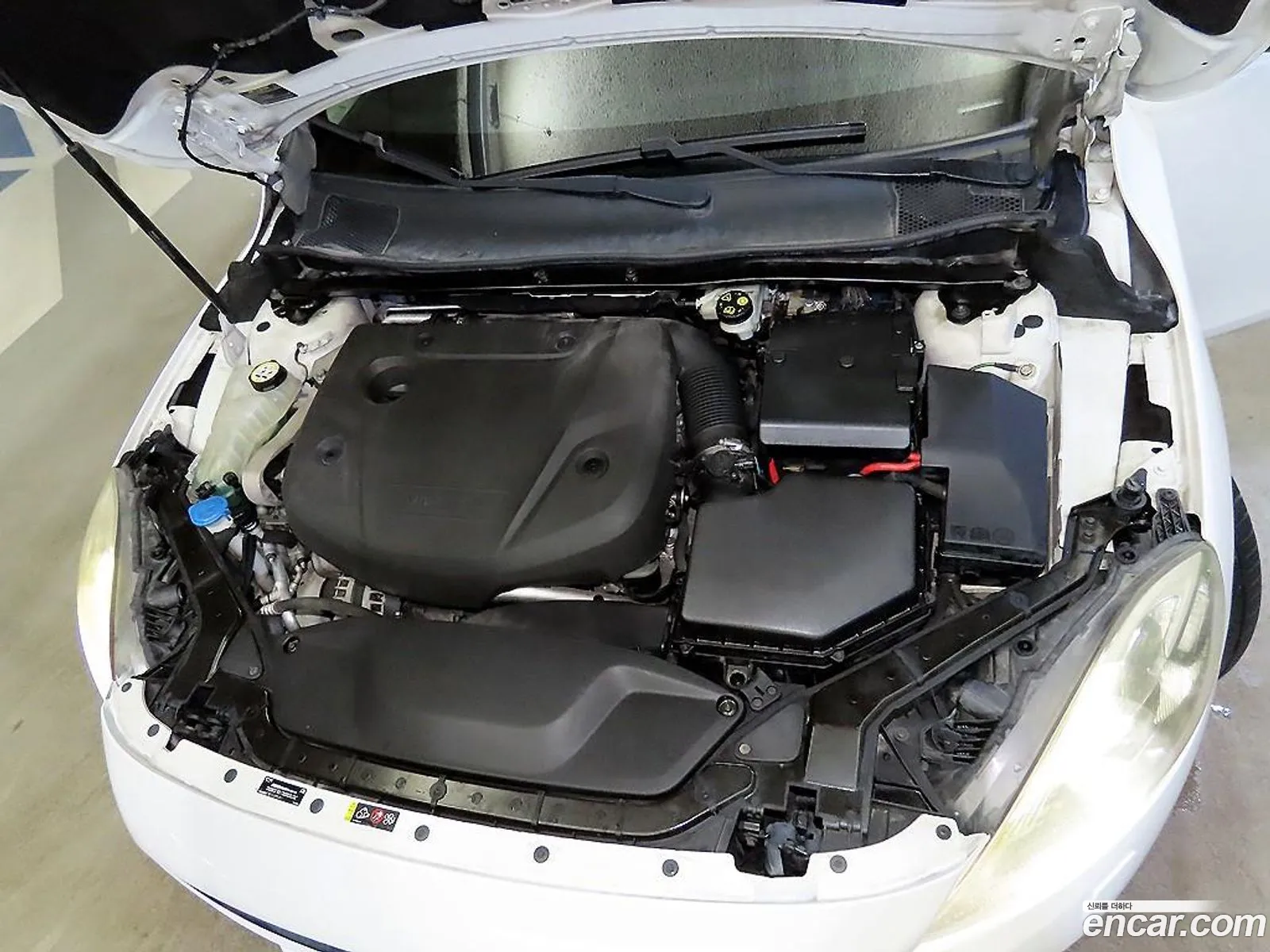 Volvo V40 2015 — 15